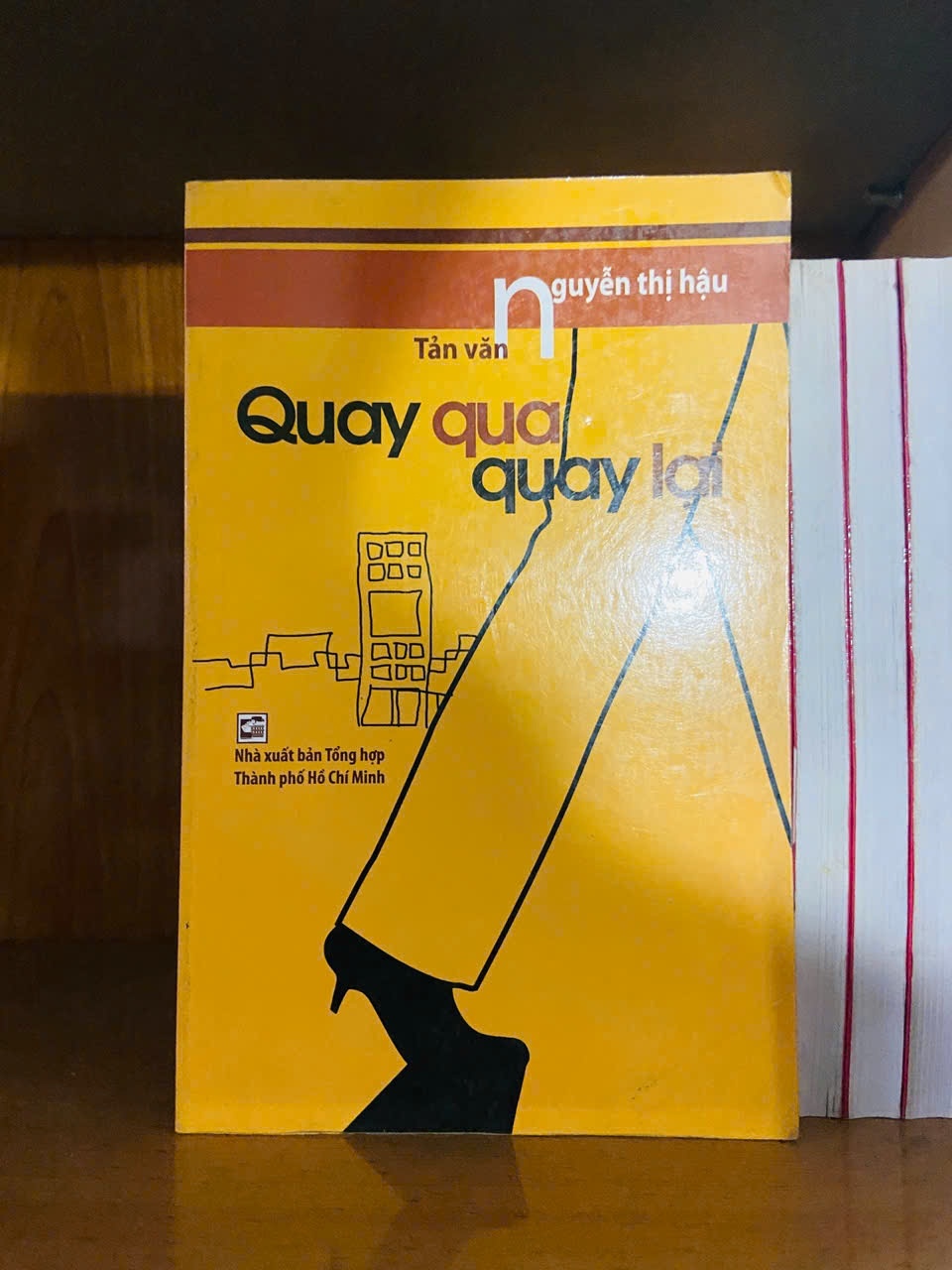 Quay qua quay lại / Nguyễn Thị Hậu VĂN HỌC VAVO1301