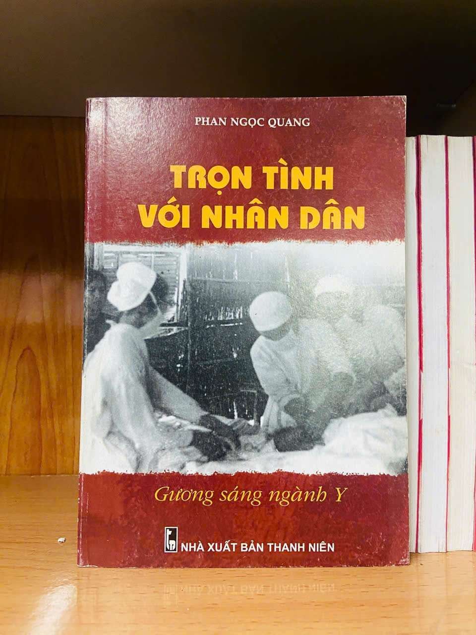 Trọn tình với nhân dân - Phan Ngọc Quang VĂN HỌC VAVO0810