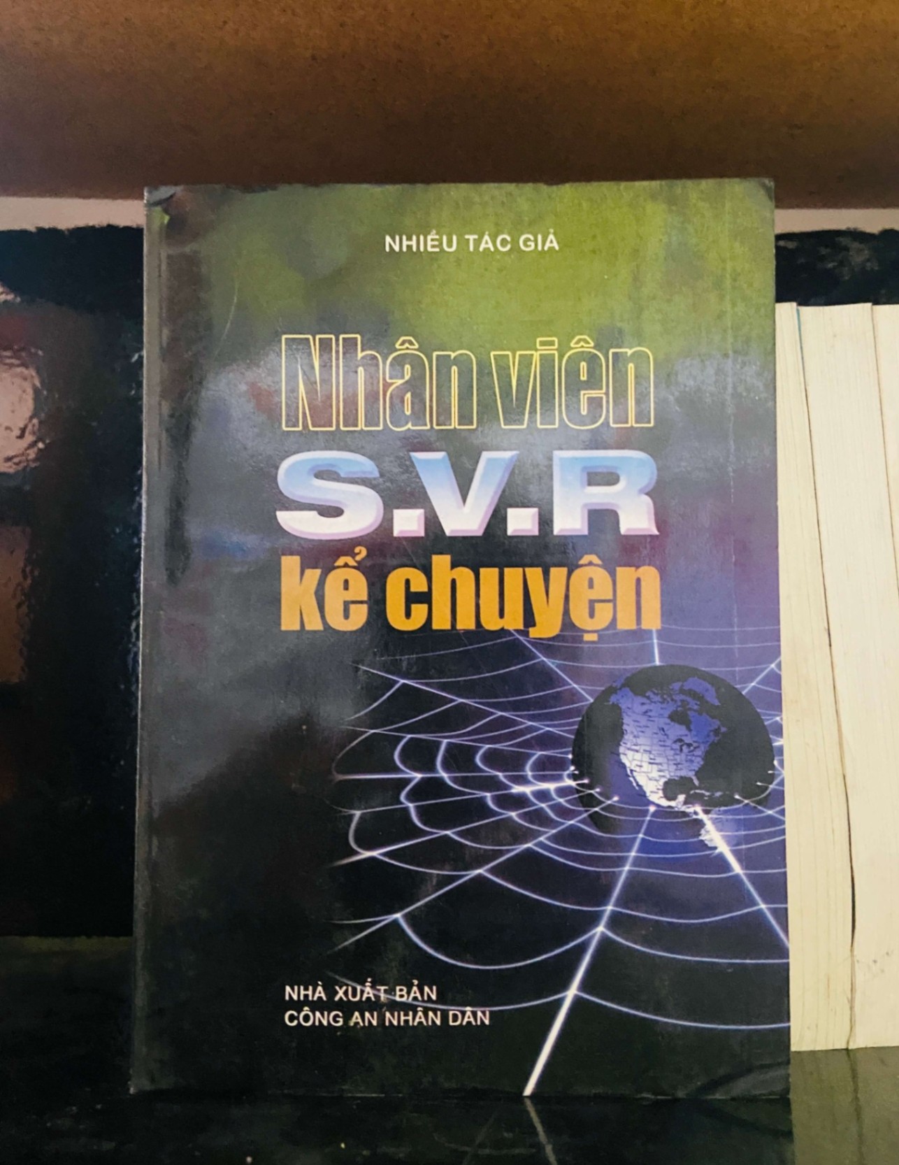 Nhân viên S.V.R kể chuyện - Nhiều tác giả VĂN HỌC VAVO0810