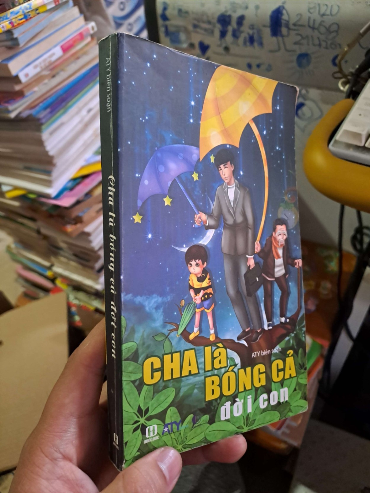 Cha là bóng cả đời con - ATY - 2014 mới 80% - VĂN HỌC - HCM0111 (NSX)