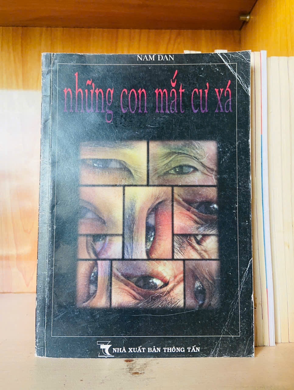 Những con mắt cư xá / Nam Đàn - - VĂN HỌC - VAVO3012