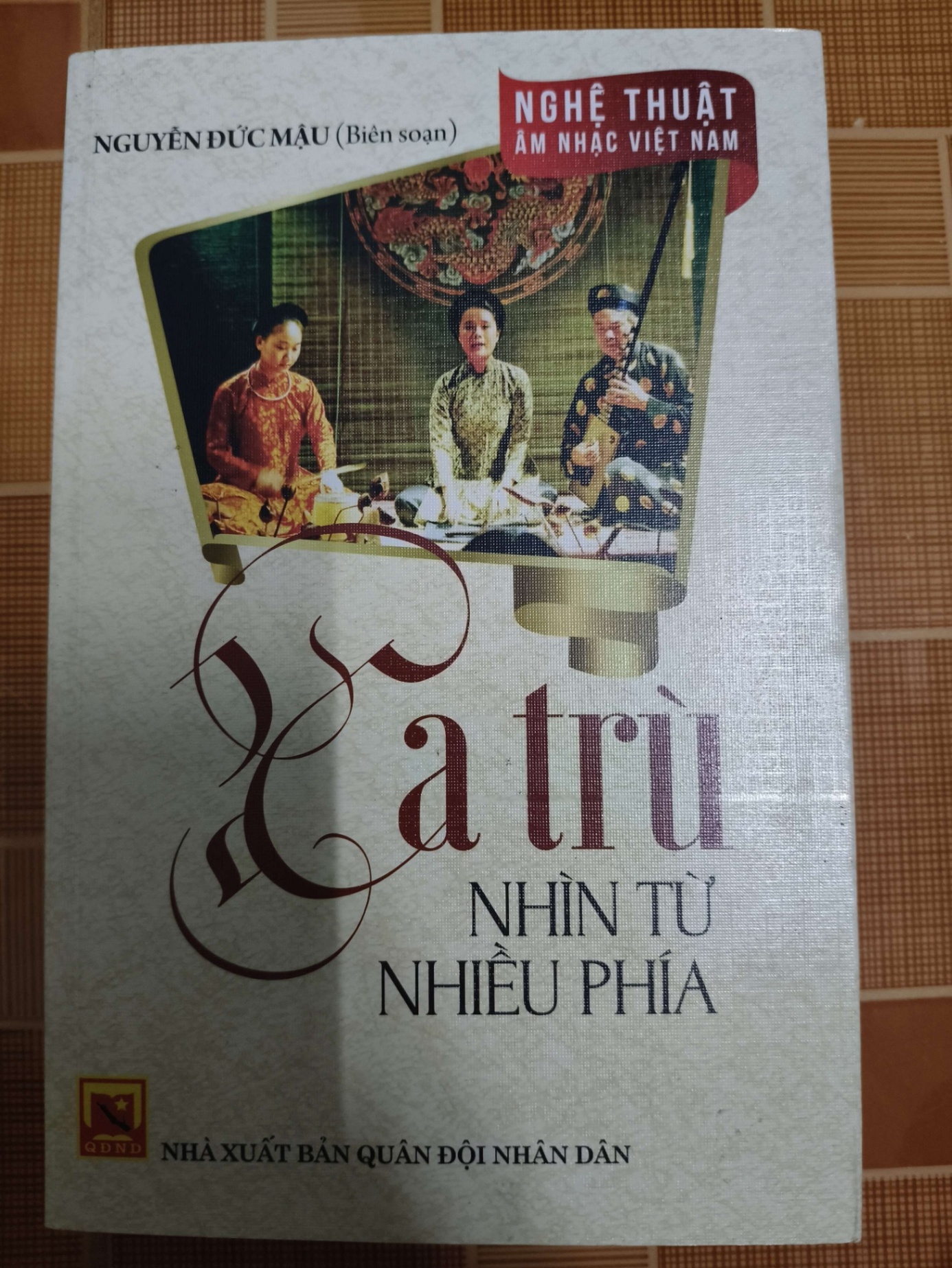 Ca trù nhìn từ nhiều phía - 2017 - 272 trang LỊCH SỬ - CHÍNH TRỊ - TRIẾT HỌC ANTQ1301