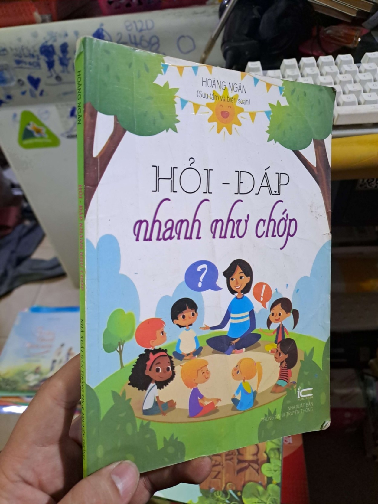 Hỏi đáp nhanh như chớp - Hoàng Ngân - 2019 mới 80% - KHOA HỌC ĐỜI SỐNG - HCM0111