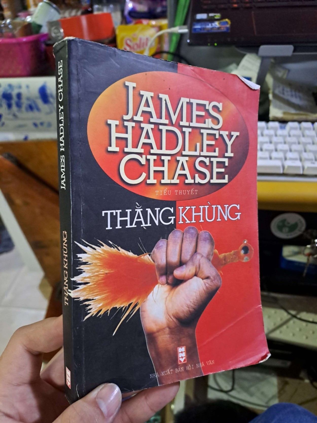 Thằng khùng - James Hadley Chase VĂN HỌC HCM1008 (NSX)