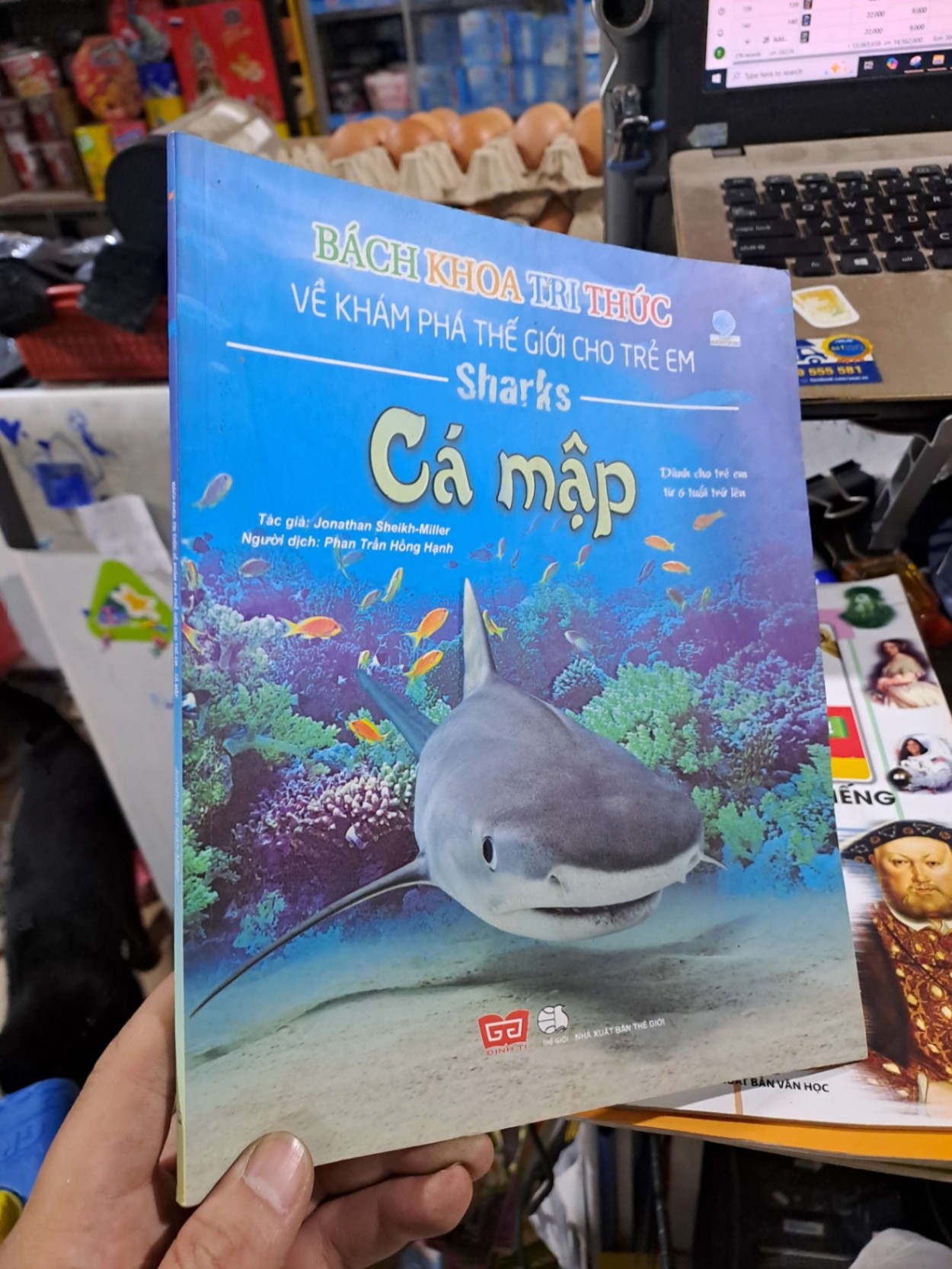 Bách Khoa Tri Thức Về Khám Phá Thế Giới Cho Trẻ Em - Cá Mập - Jonathan Sheikh-Miller - - MẸ VÀ BÉ - HCM3012