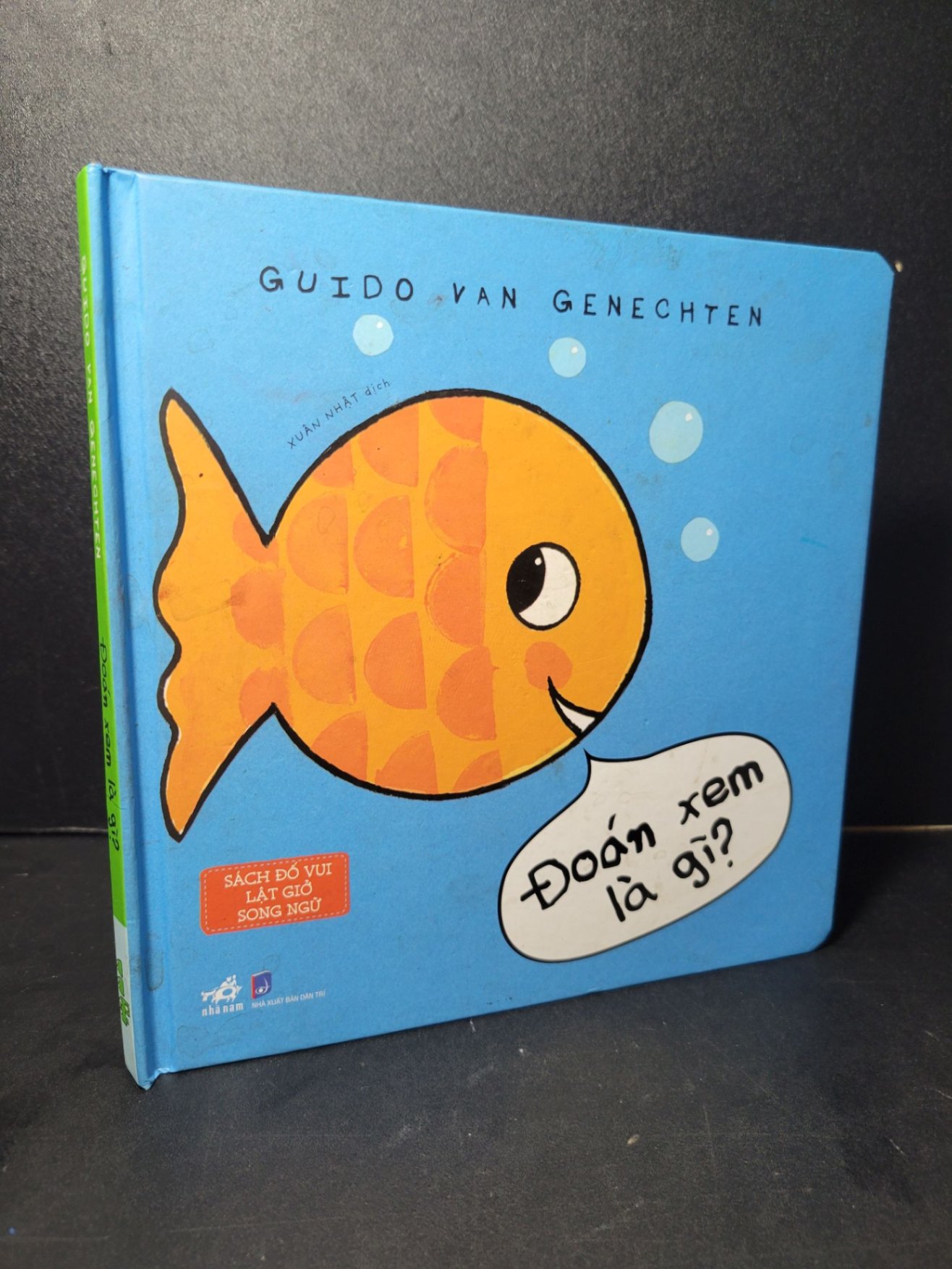 Đoán xem là gì - Sách đố vui lật giở song ngữ (bìa cứng) mới 90% bẩn bìa 2022 Guido Van Genechten HCM2205 MẸ VÀ BÉ