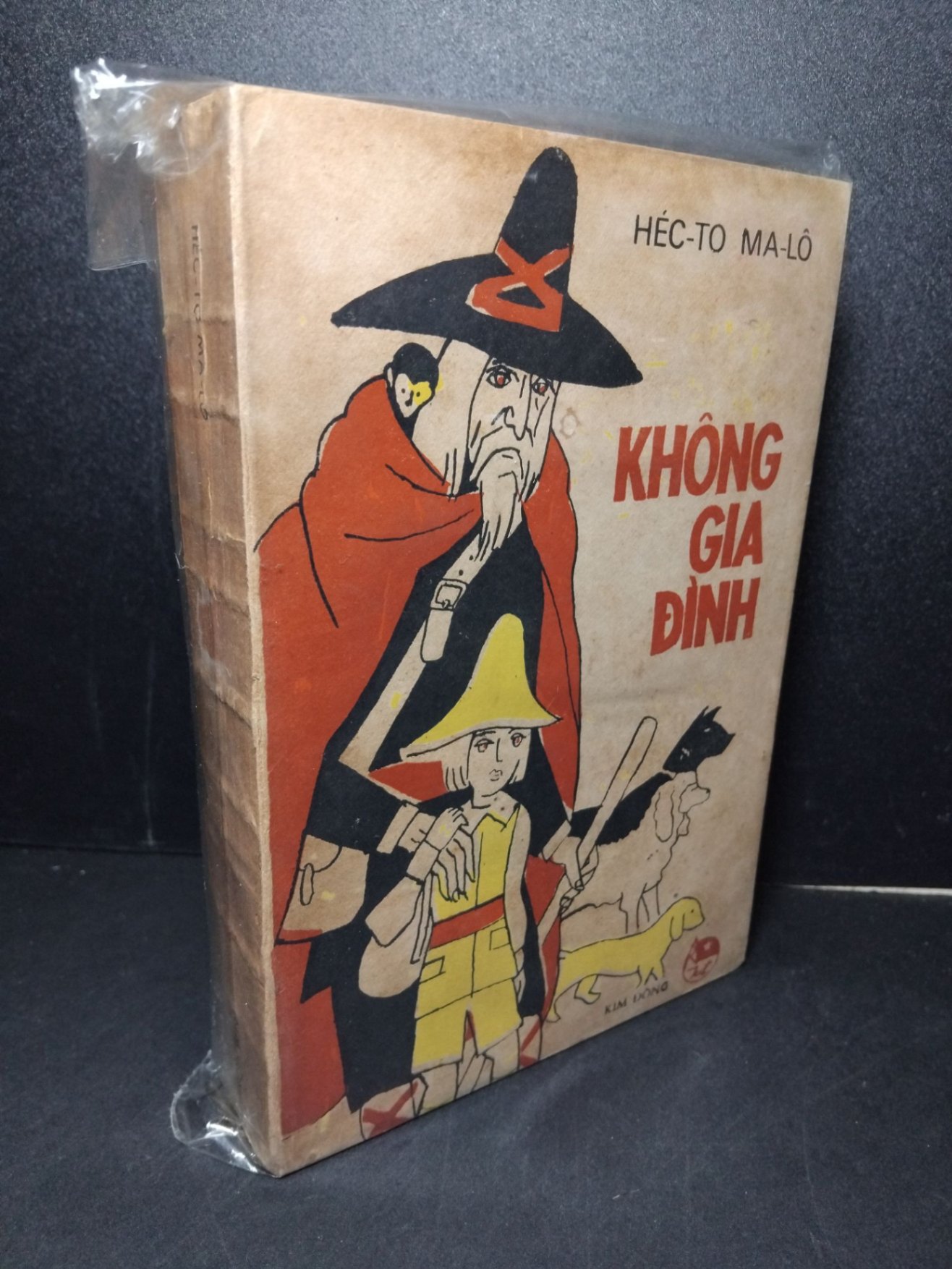 Không gia đình mới 80% bẩn bìa, ố vàng, tróc gáy nhẹ 1987 Héc - To Ma - Lô HCM2603 VĂN HỌC