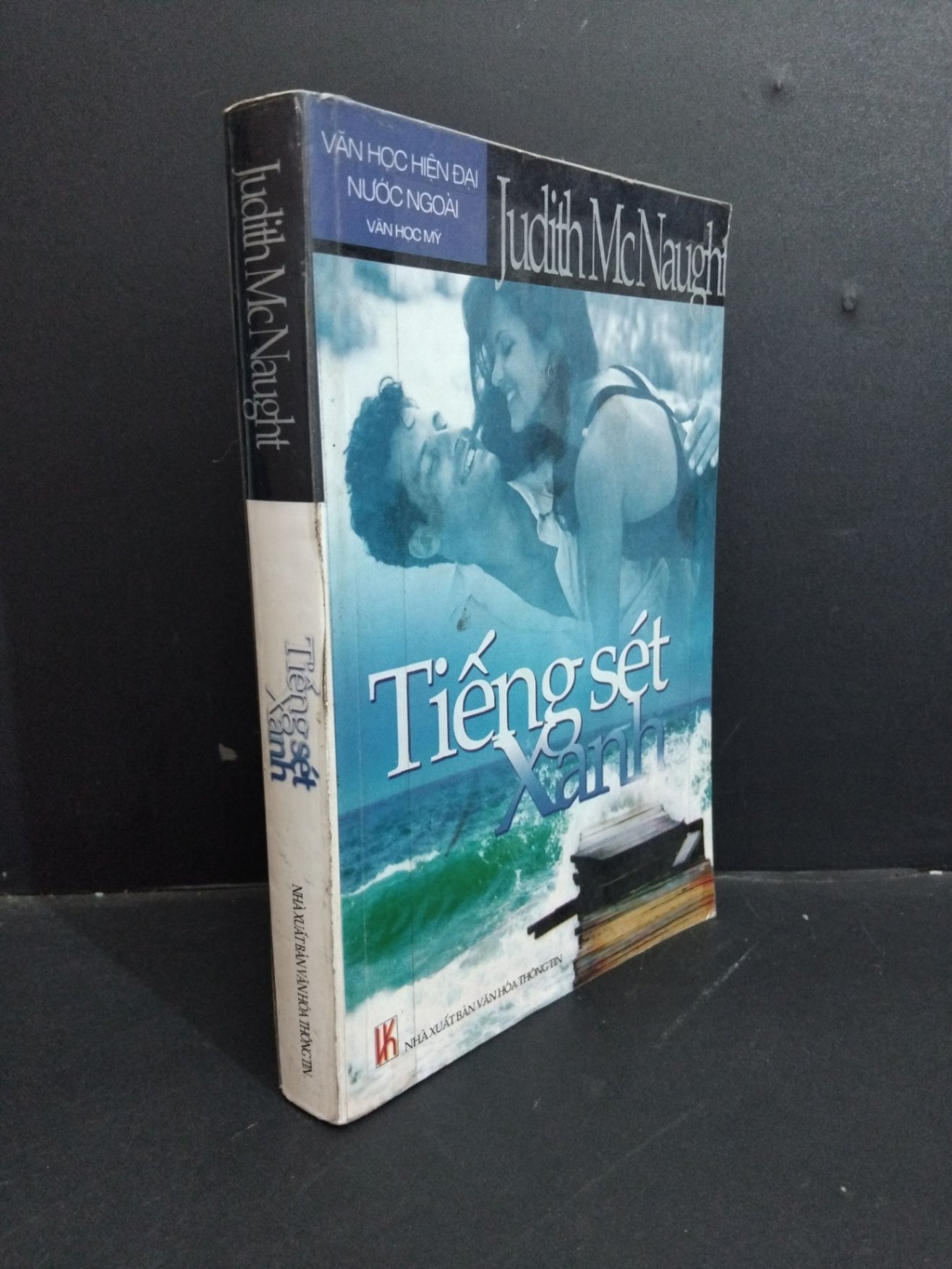 Tiếng sét xanh mới 90% bẩn bìa, ố nhẹ 2009 HCM0412 Judith McNaught VĂN HỌC (NSX)