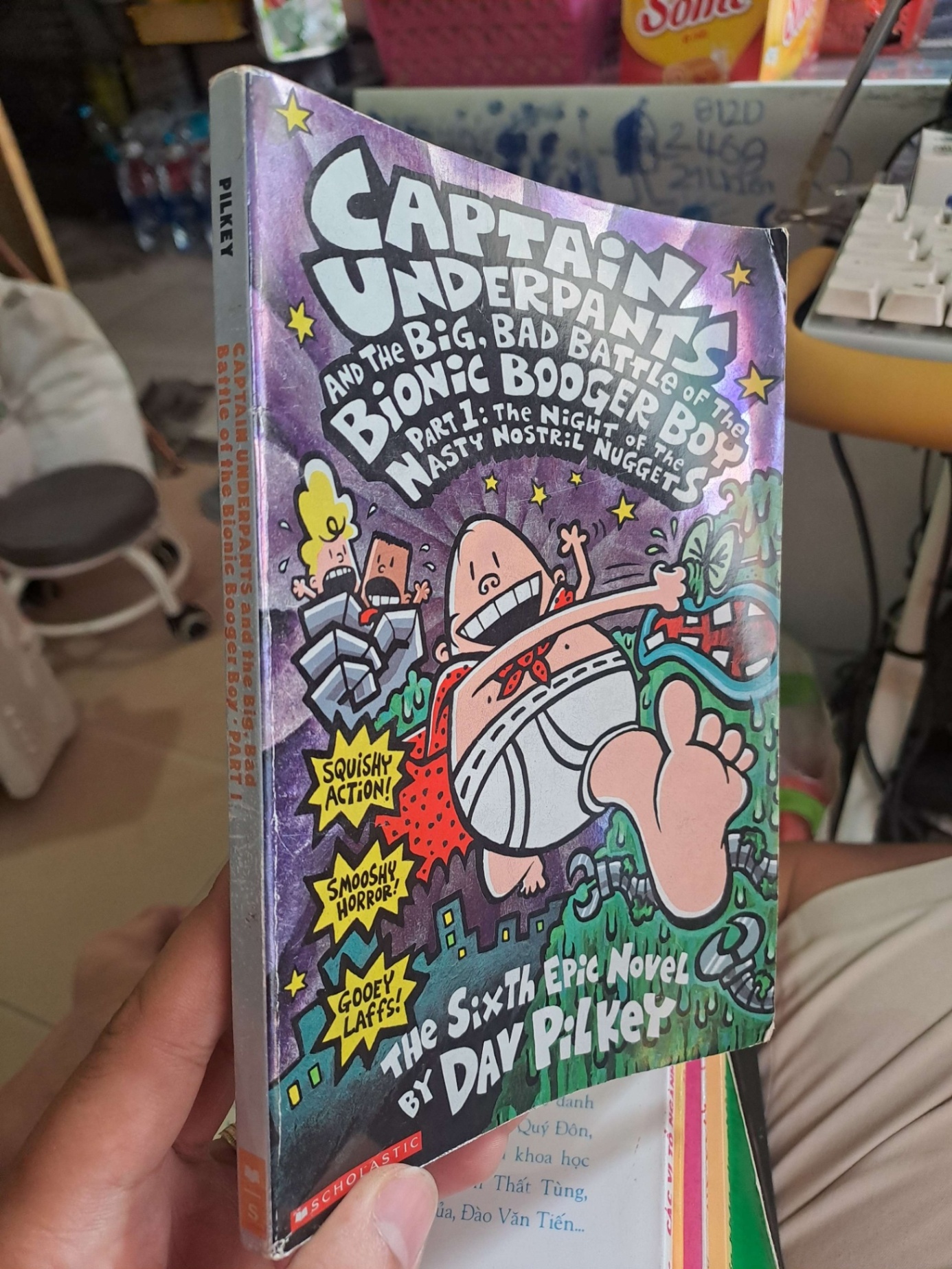 CAPTAIN UNDERPANTS AND THE BIG, BAD BATTLE of The BIONIC BOOGER BOY PART 1: The NIGHT OF The NASTY NOSTRIL NUGGETS ENGLISH BOOKS HCM1008 (NSX)