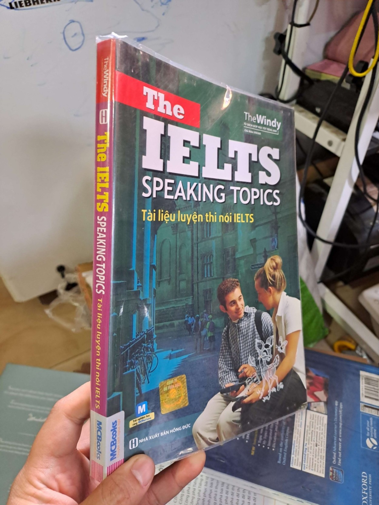 The IELTS speaking topics tài liệu luyện thi nói IELTS - 2018 mới 90% - HỌC NGOẠI NGỮ - HCM0111