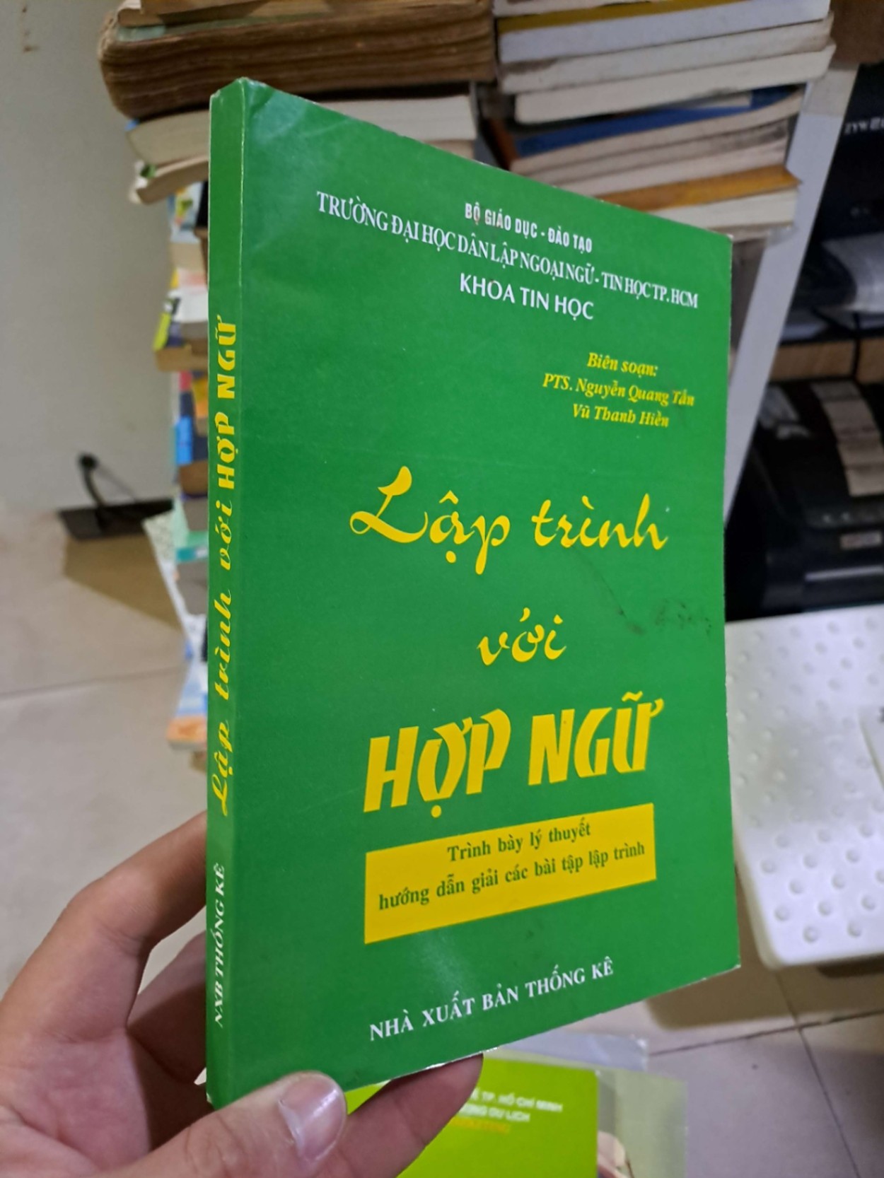 Lập trình với hợp ngữ trình bày lý thuyết hướng dẫn giải các bài tập lập trình PTS. Nguyễn Quang Tấn GIÁO TRÌNH, CHUYÊN MÔN HCM2908 (NSX)