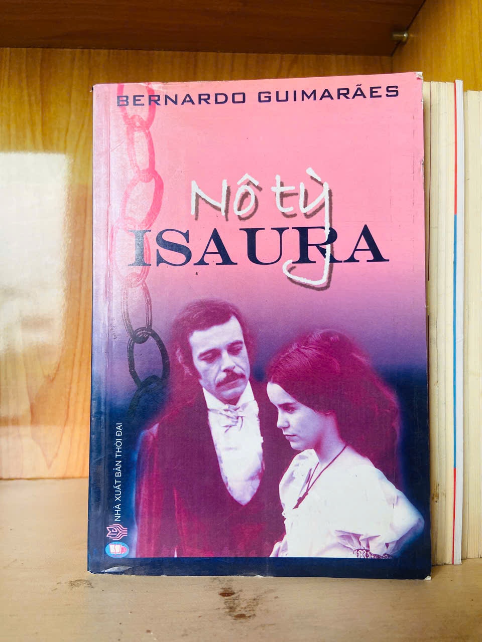 Nô tỳ Isaura / Bernardo Guinamares Sách văn học VAVO3101