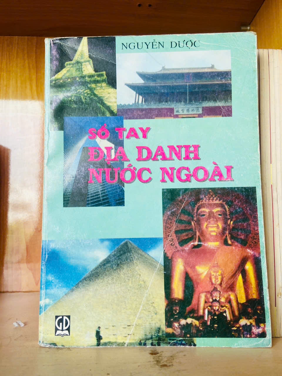 Sổ tay địa danh nước ngoài / Biên Dược Sách giáo khoa - giáo trình VAVO3101