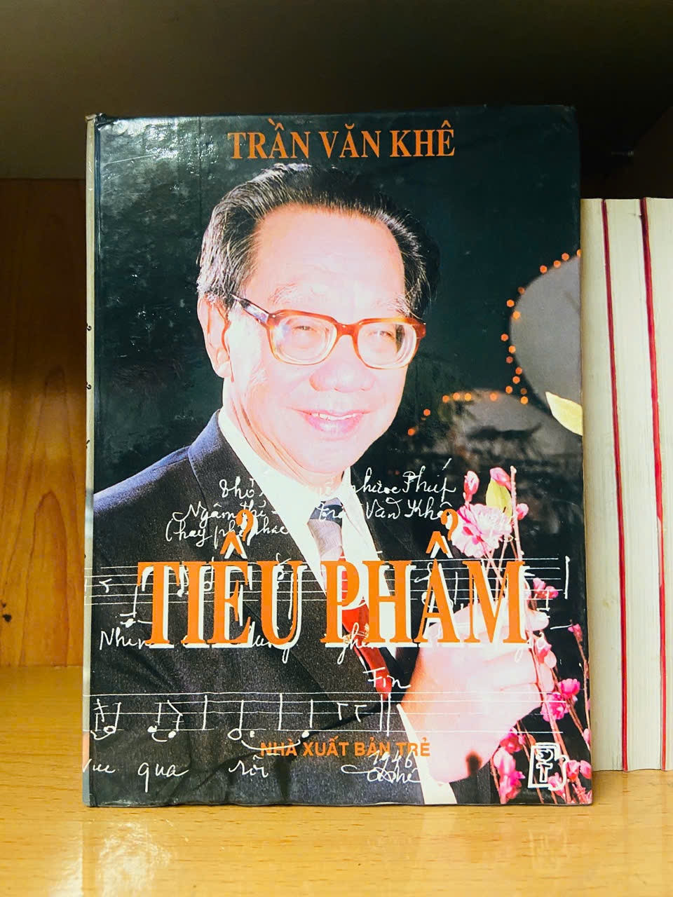 Tiểu phẩm Trần Văn Khê Sách văn học VAVO3101
