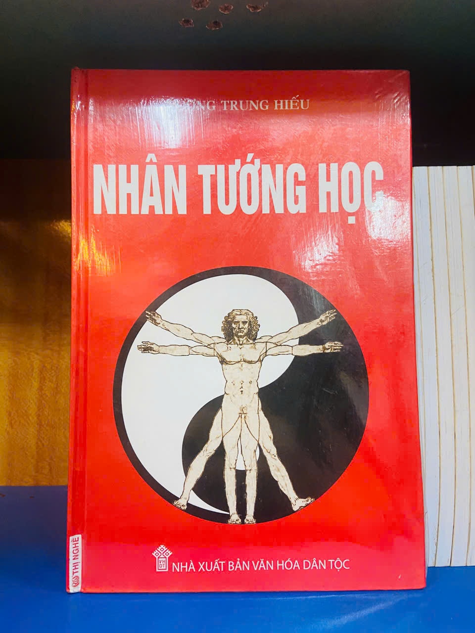 Nhân tướng học / Vương Trung Hiếu Sách tôn giáo - tâm linh VAVO3101