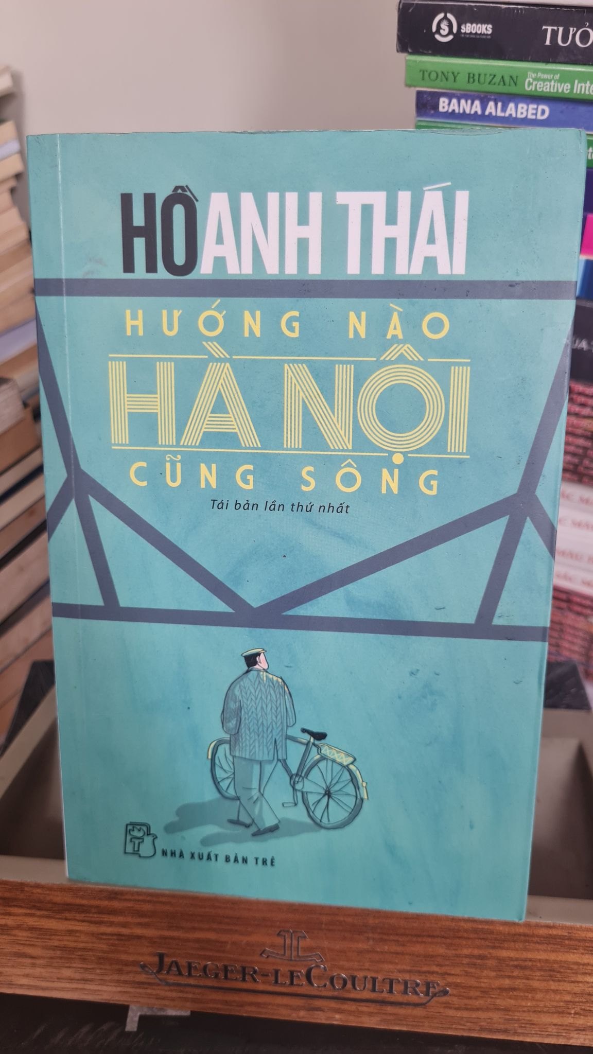 Hướng nào Hà Nội cũng sông - Hồ Anh Thái Sách văn học STB0302