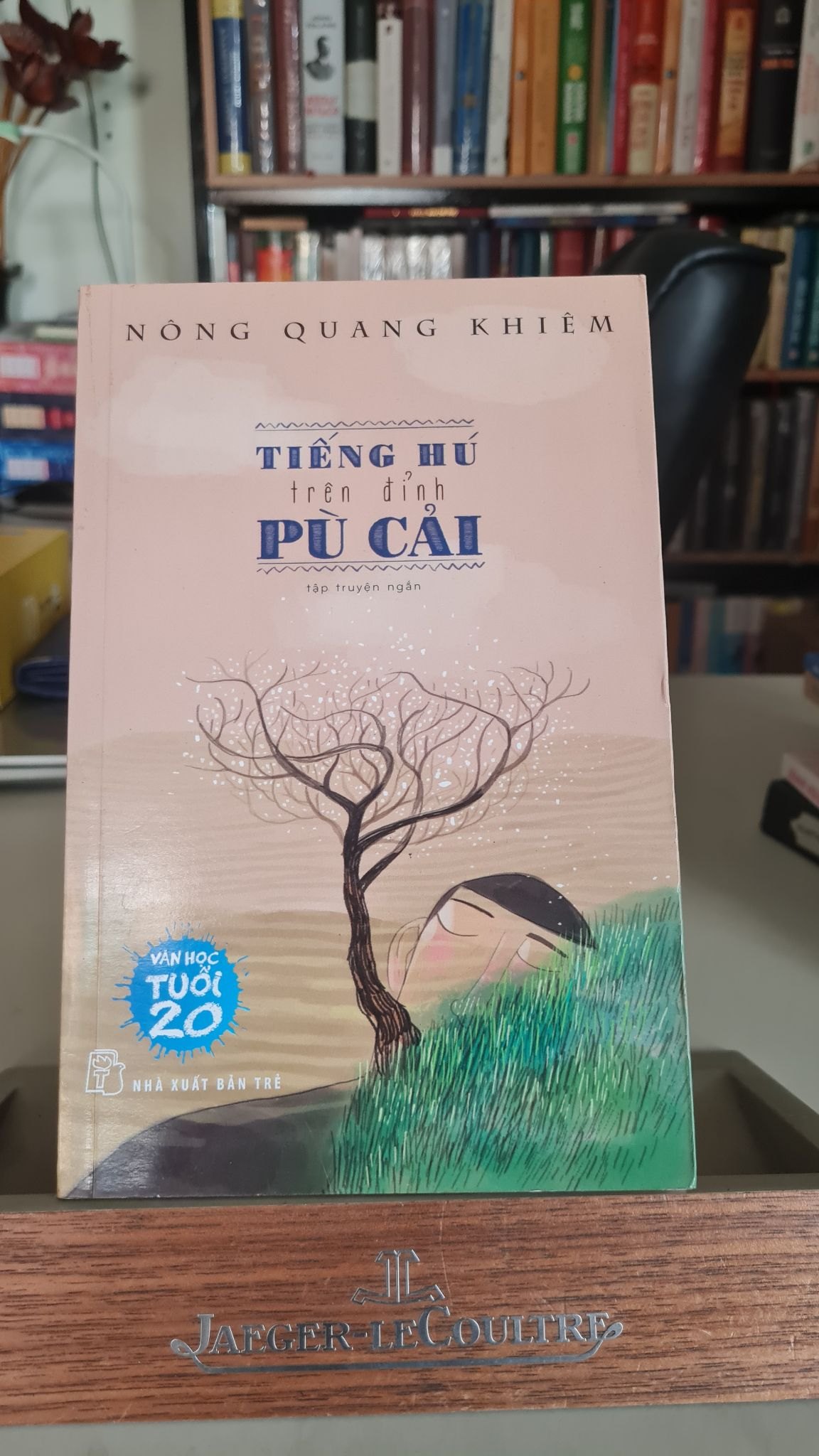 Tiếng hú trên đỉnh pù cải - Nông Quang Khiêm Sách văn học STB0302