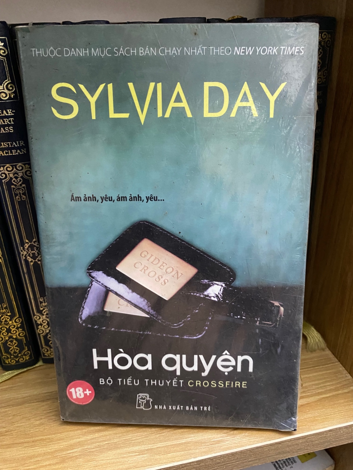 Hoà Quyện bộ tiểu thuyết Crossfire- Sylvia Day Sách văn học STB0302