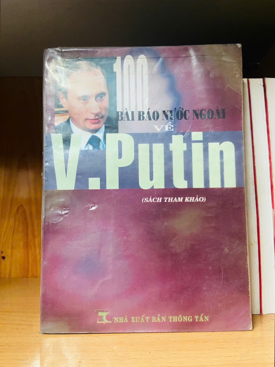 100 bài báo nước ngoài về V.Putin Sách văn học VAVO3101