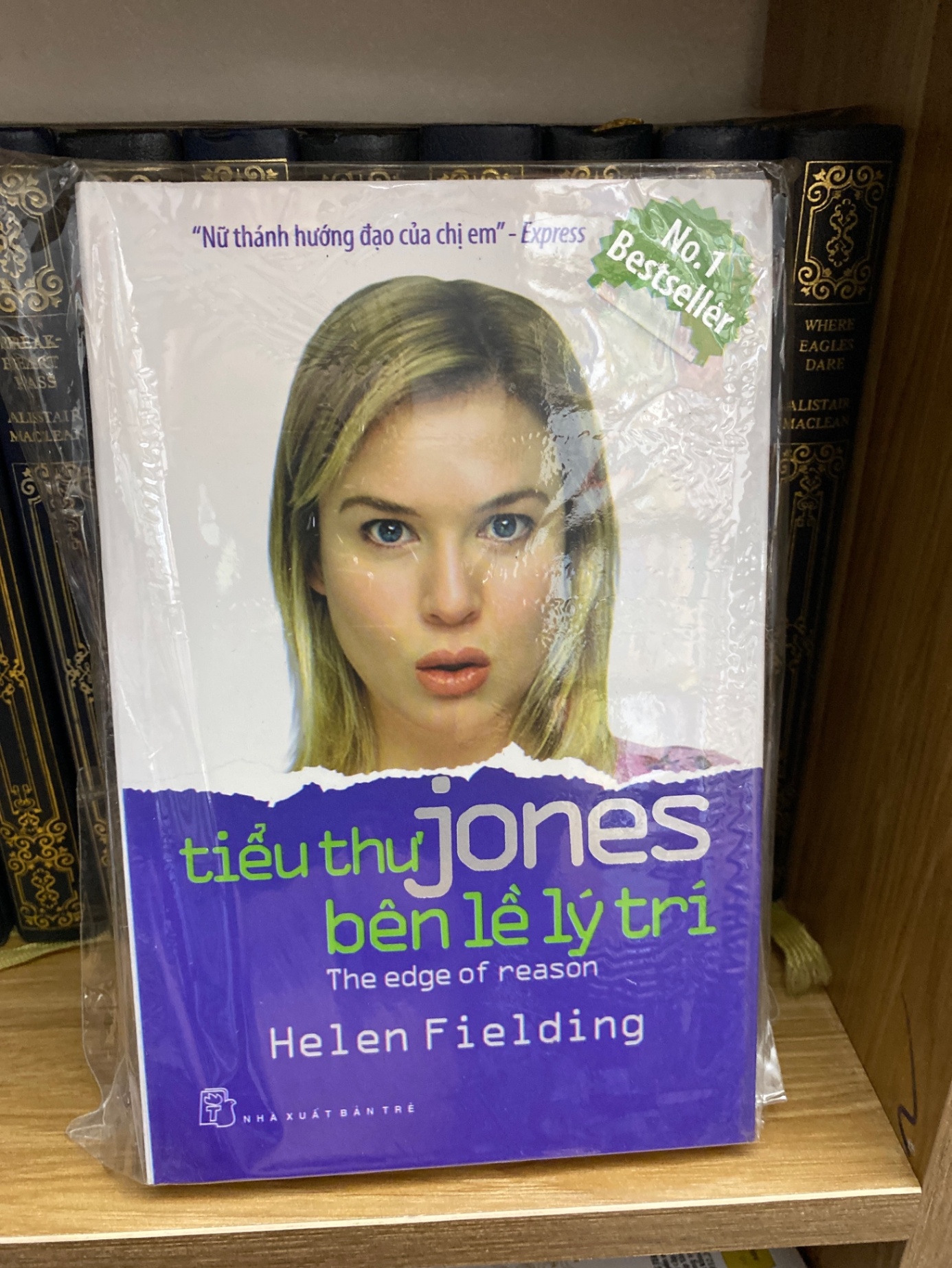Tiểu Thư Jones Bên Lề Lý Trí- Helen Fielding Sách văn học STB0302