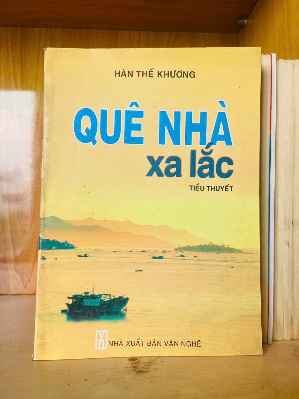 Quê nhà xa lắc / Hàn Thế Khương Sách văn học VAVO3101