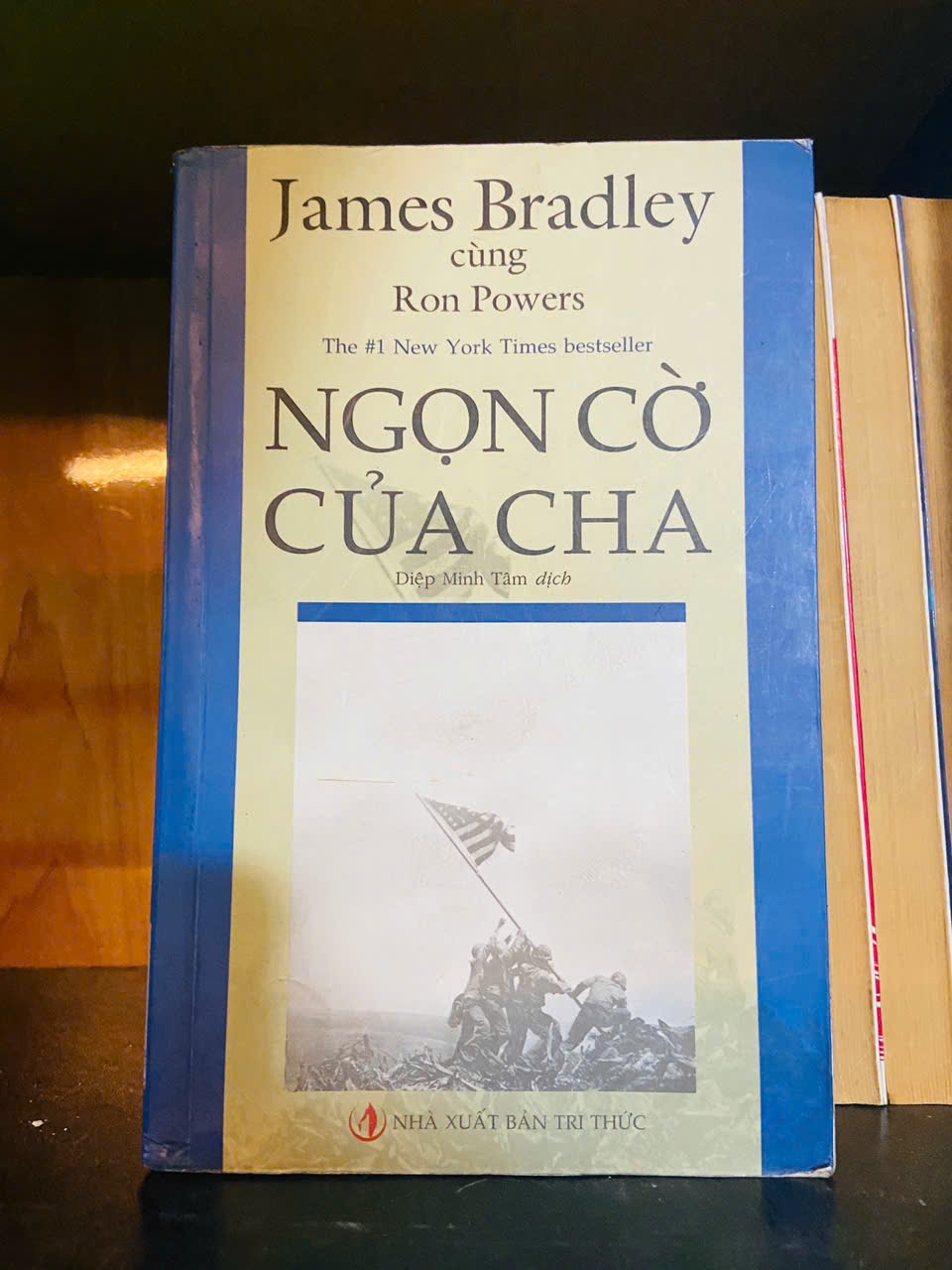 Ngọn cờ của cha / James Bradley Sách văn học VAVO3101