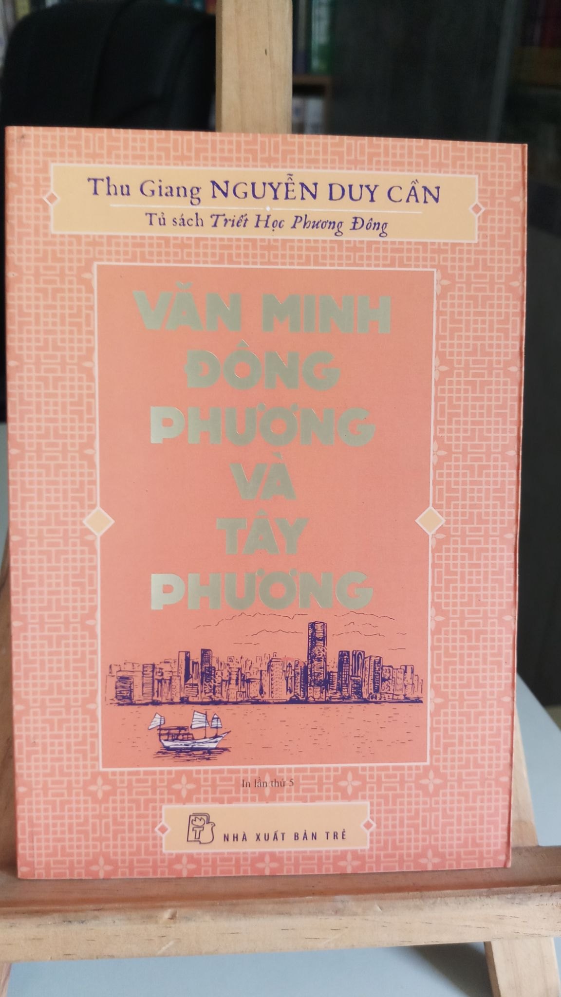 Văn minh Đông phương và Tây phương - Thu giang Nguyễn Duy Cần Sách văn học STB0302