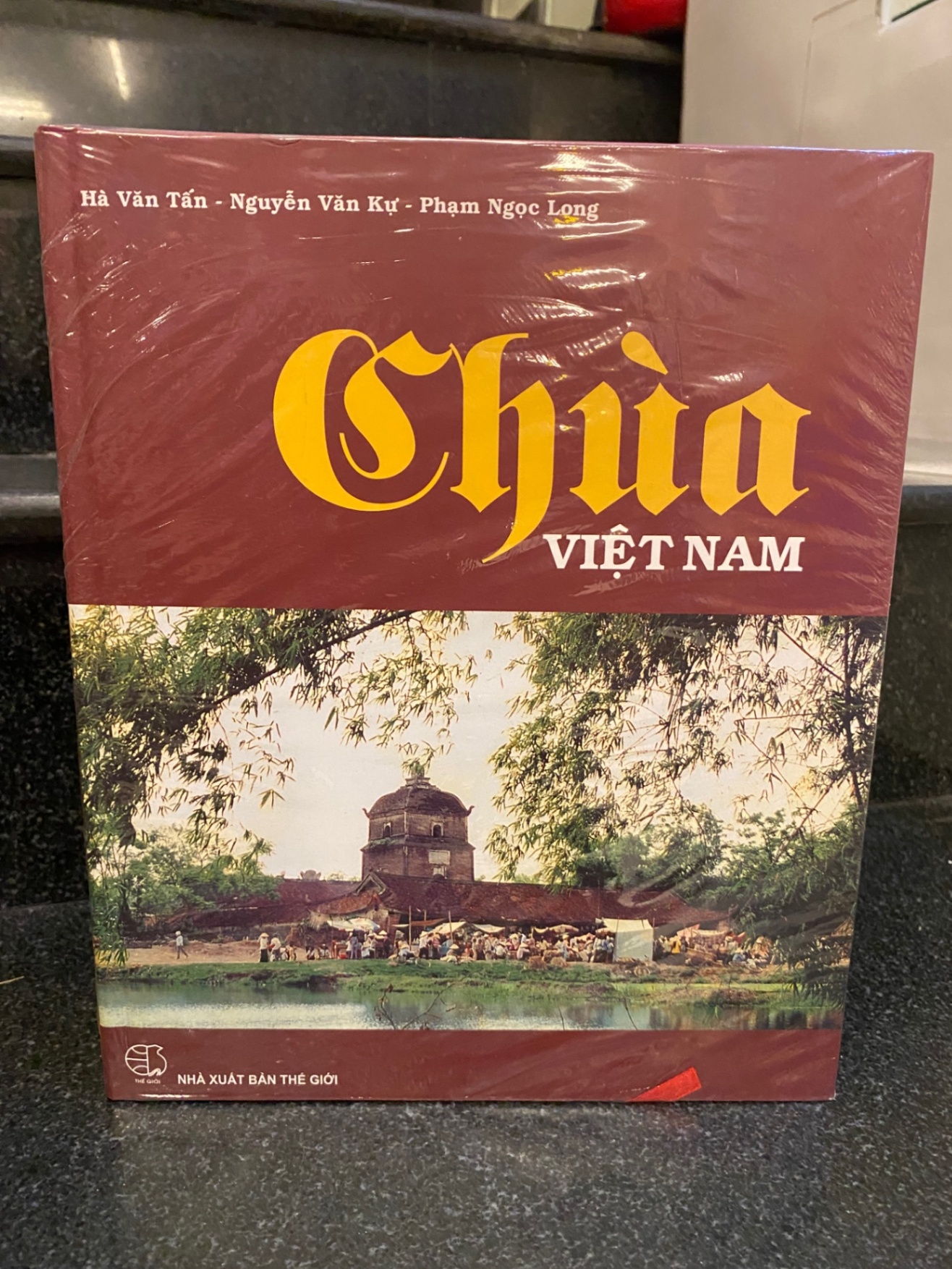 Chùa Việt Nam - Hà Văn Tấn, Nguyễn Văn Kự, Phạm Ngọc Long Sách tôn giáo - tâm linh STB0302