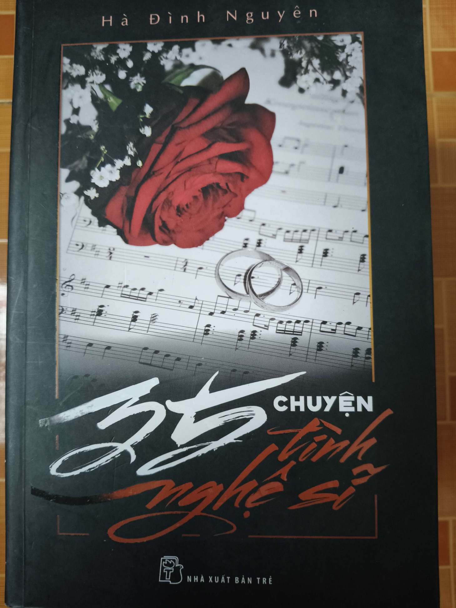 35 chuyện tình nghệ sĩ - 2017 - 429 trang Sách văn học ANTQ3101