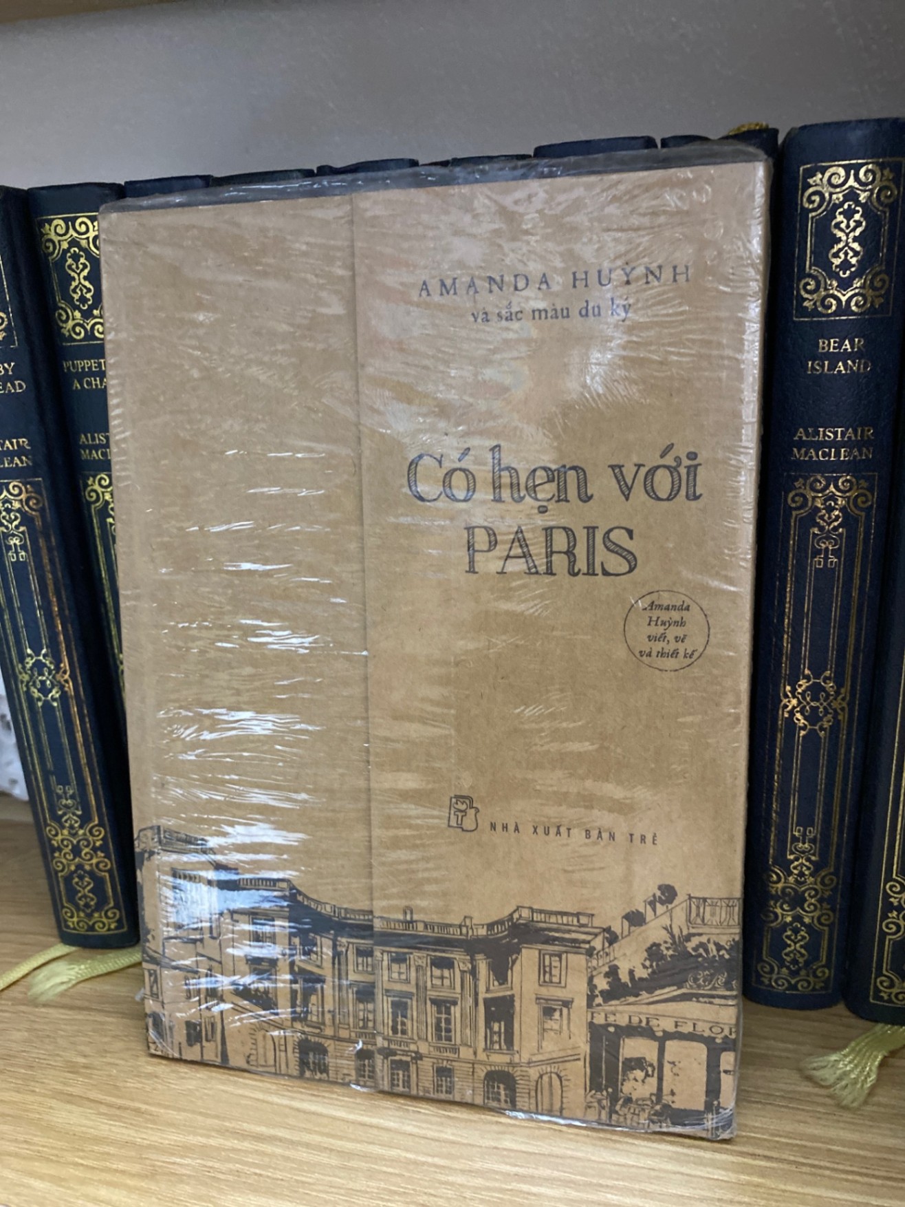 Có hẹn với Paris - Amanda Huỳnh Sách văn học STB0302