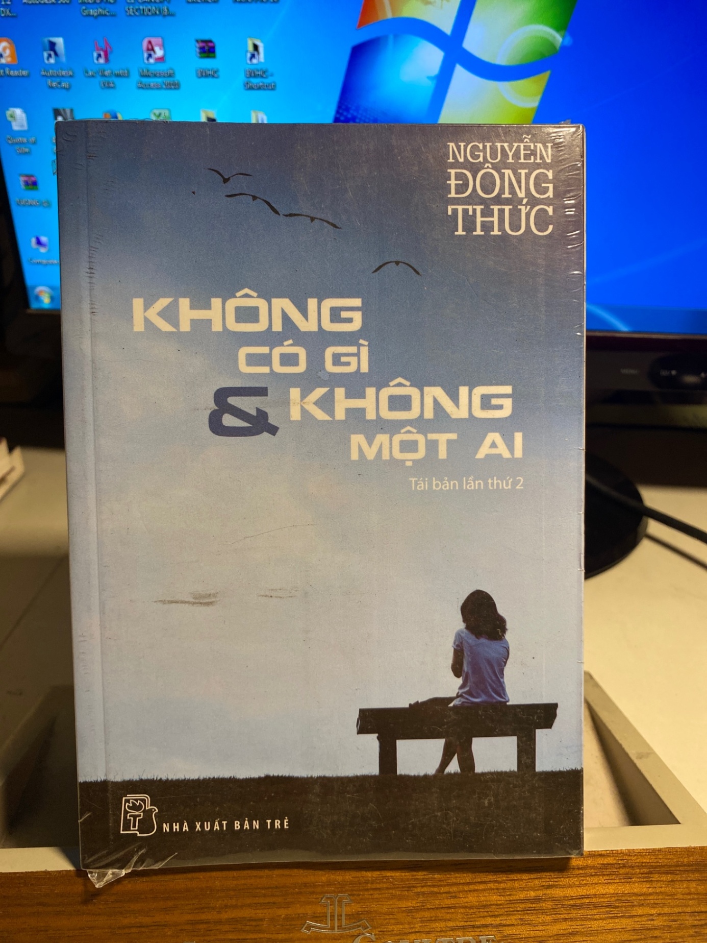 KHÔNG CÓ GÌ & KHÔNG MỘT AI - Nguyễn Đông Thức Sách văn học STB0302