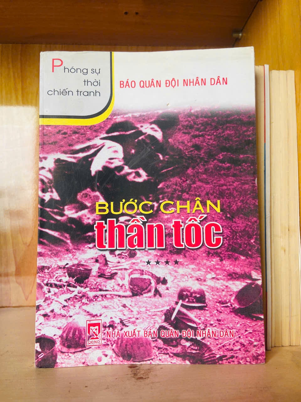 Bước chân thần tốc Sách văn học VAVO3101