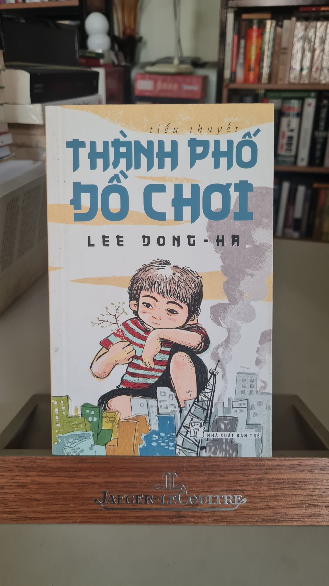 Thành phố đồ chơi - Lee Dong Ha Sách văn học STB0302