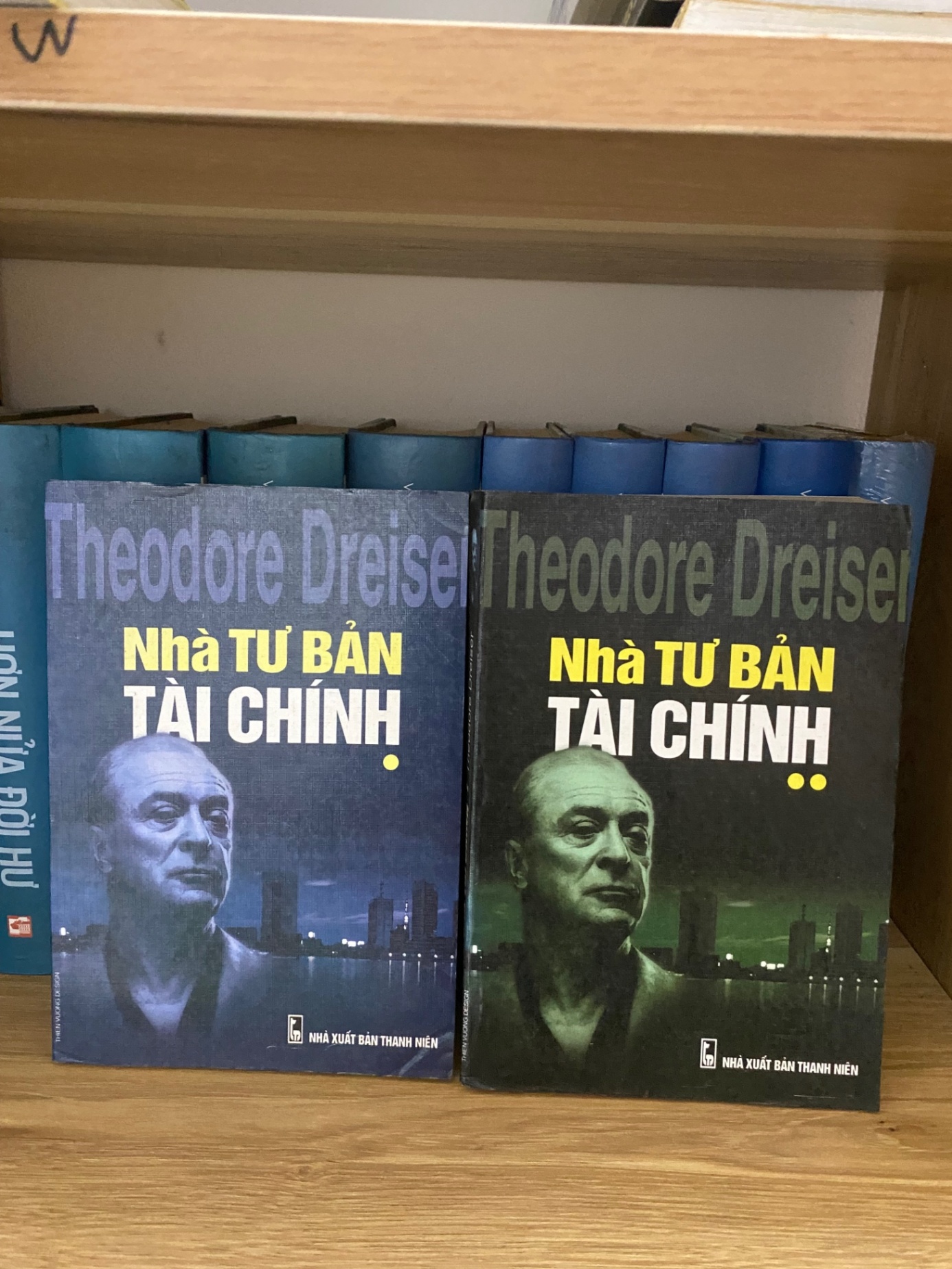 Nhà tư bản tài chính (bộ 2 tập) sách lưu kho chưa qua sd, mới 80% Sách văn học STB0302