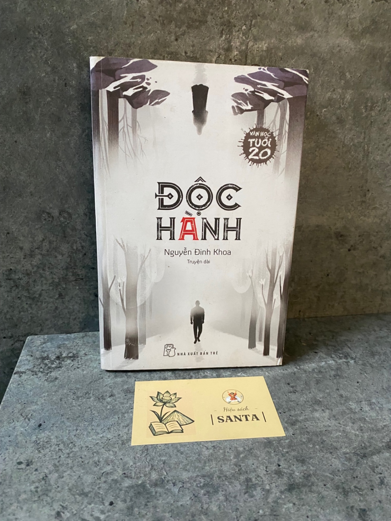 Độc hành (truyện dài)- Nguyễn Đình Khoa- sách lưu kho chưa sử dụng,giấy xốp ố theo thời gian Sách văn học STB0302