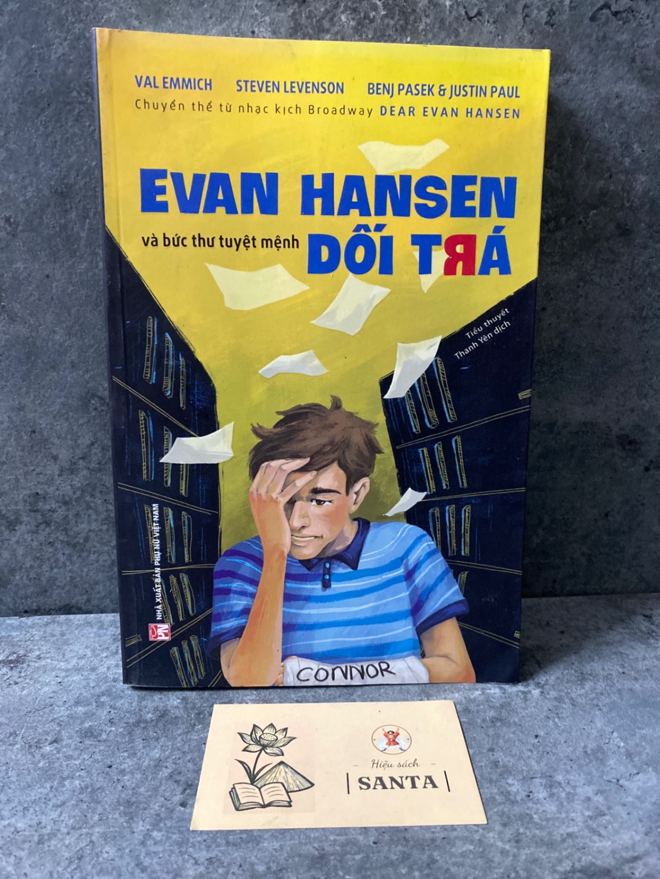 Evan Hansen và bức thư tuyệ mệnh dối trá ( sách lưu kho mới 95%) Sách văn học STB0302