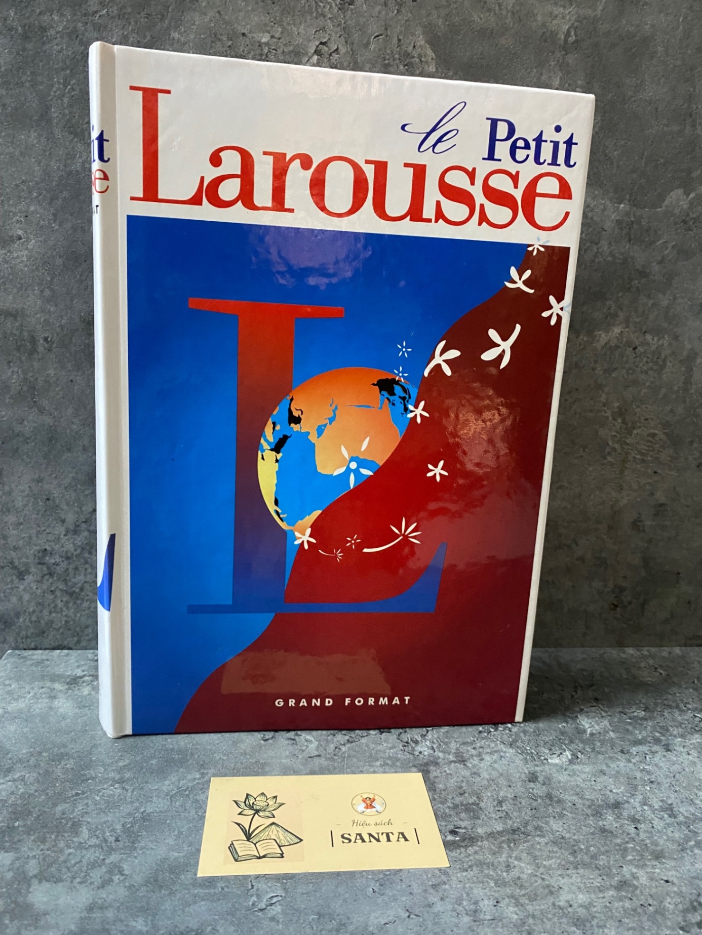 Le Petit Larousse Illustre 1999- sách chưa qua sử dụng Sách học ngoại ngữ khác STB0302