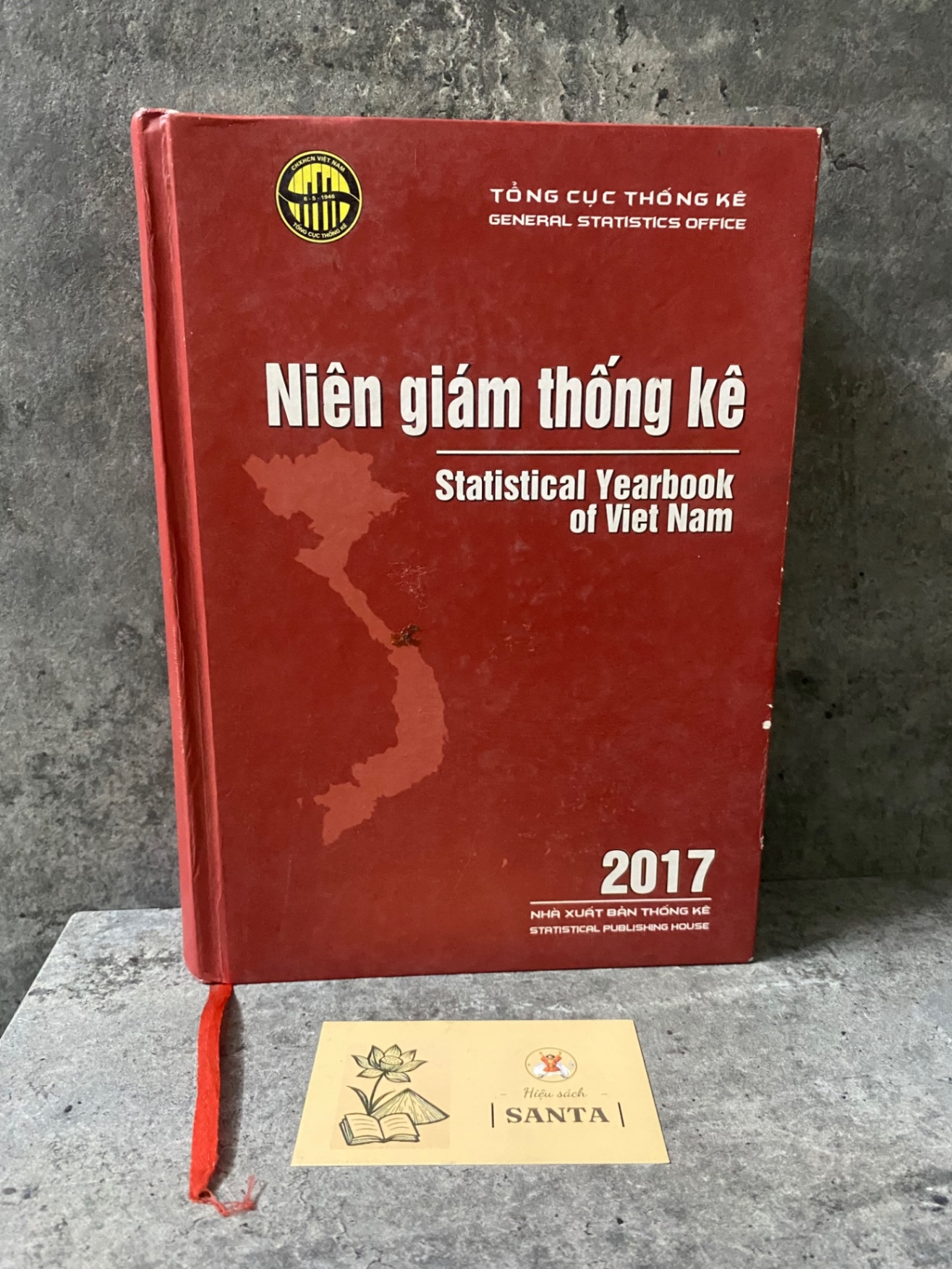Niên giám thống kê 2017 (bìa cưng)- độ mới 80% Sách kinh tế - tài chính - chứng khoán STB0302