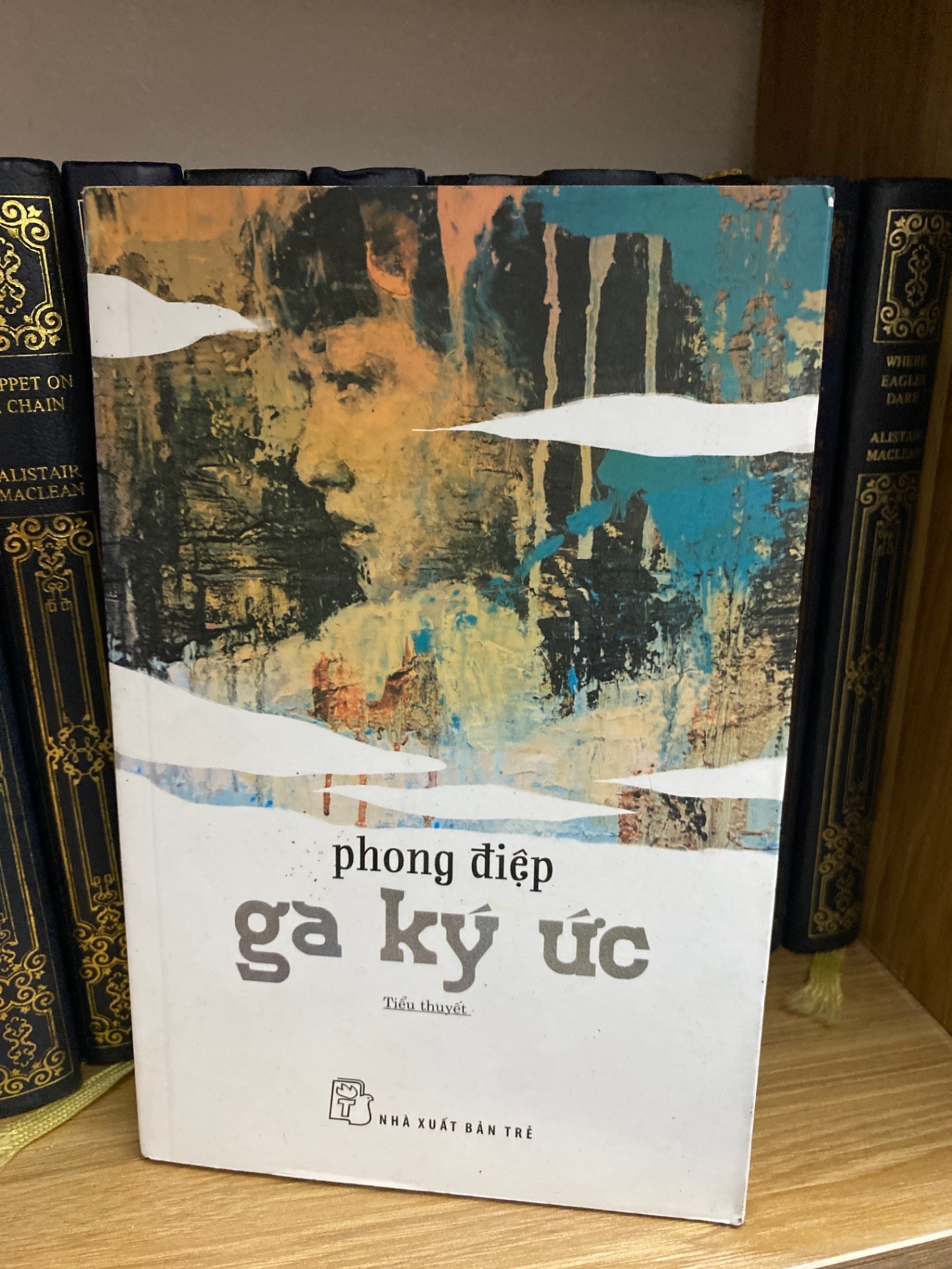 Ga Ký Ức- Phong Điệp Sách văn học STB0302