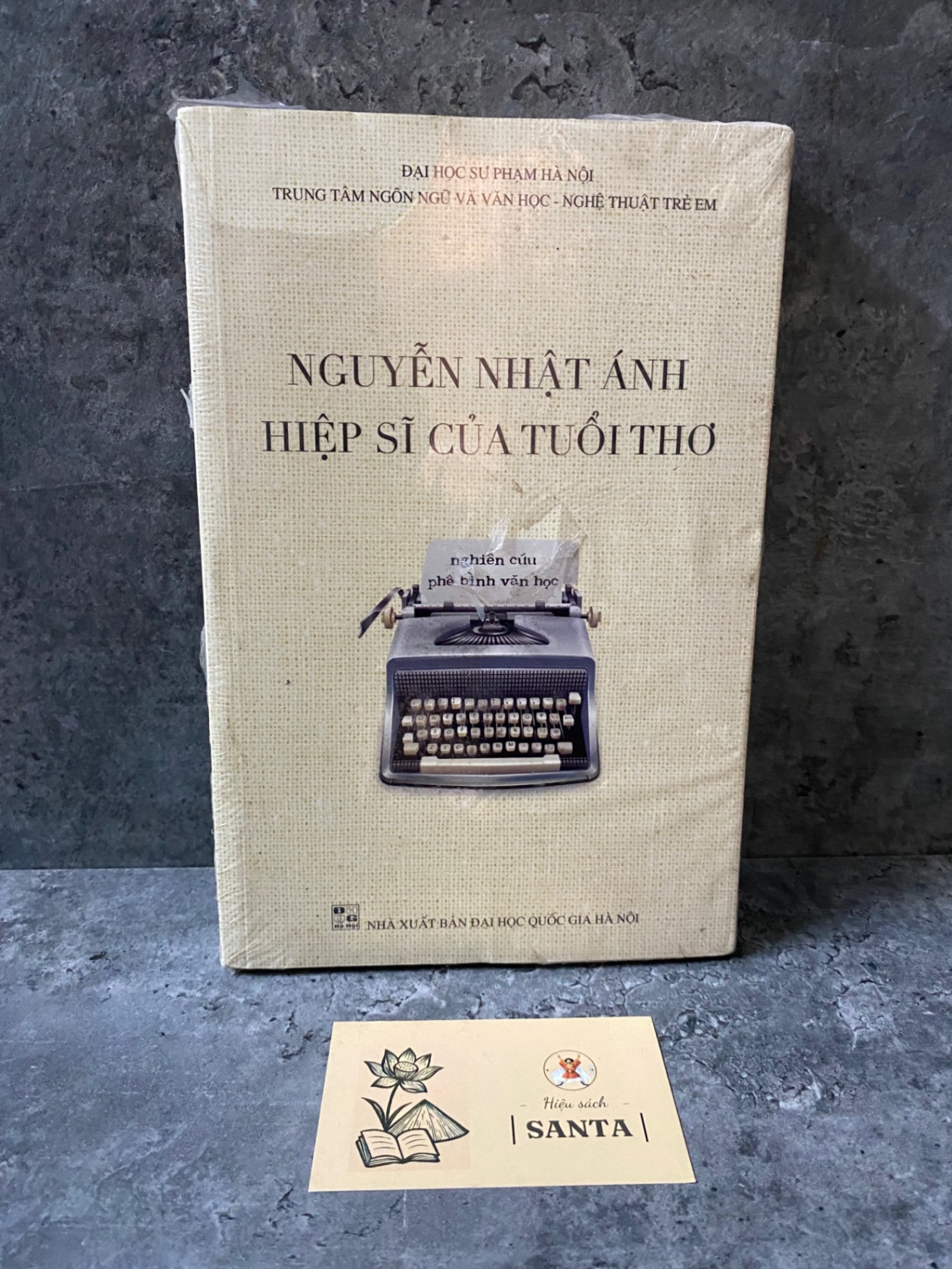 Nguyễn Nhật Ánh hiệp sĩ của tuổi thơ- sách lưu kho chưa qua sd,mới 85% Sách văn học STB0302