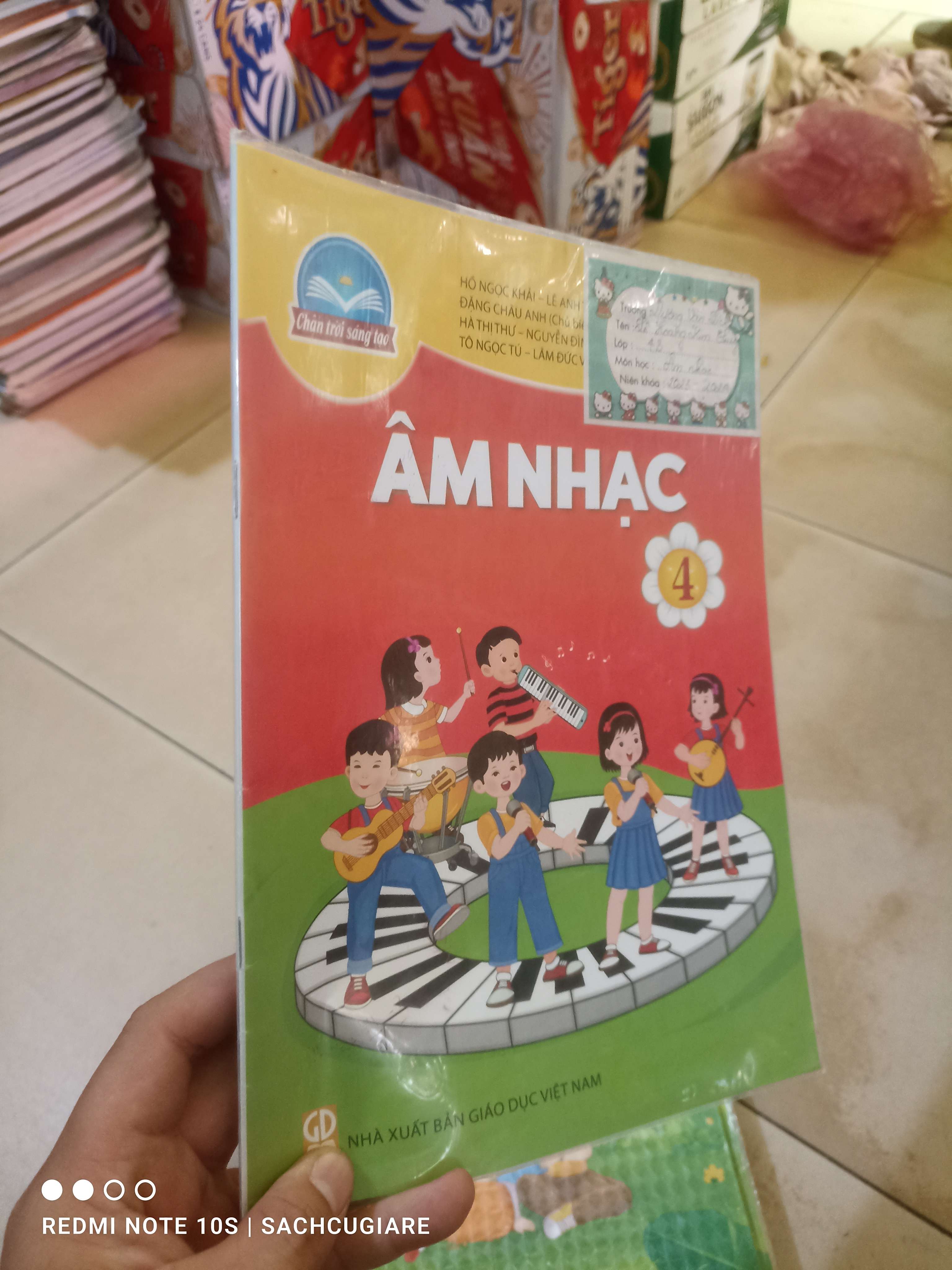 Âm nhạc lớp 4 (Chân trời sáng tạo) Giáo khoa HCM2702