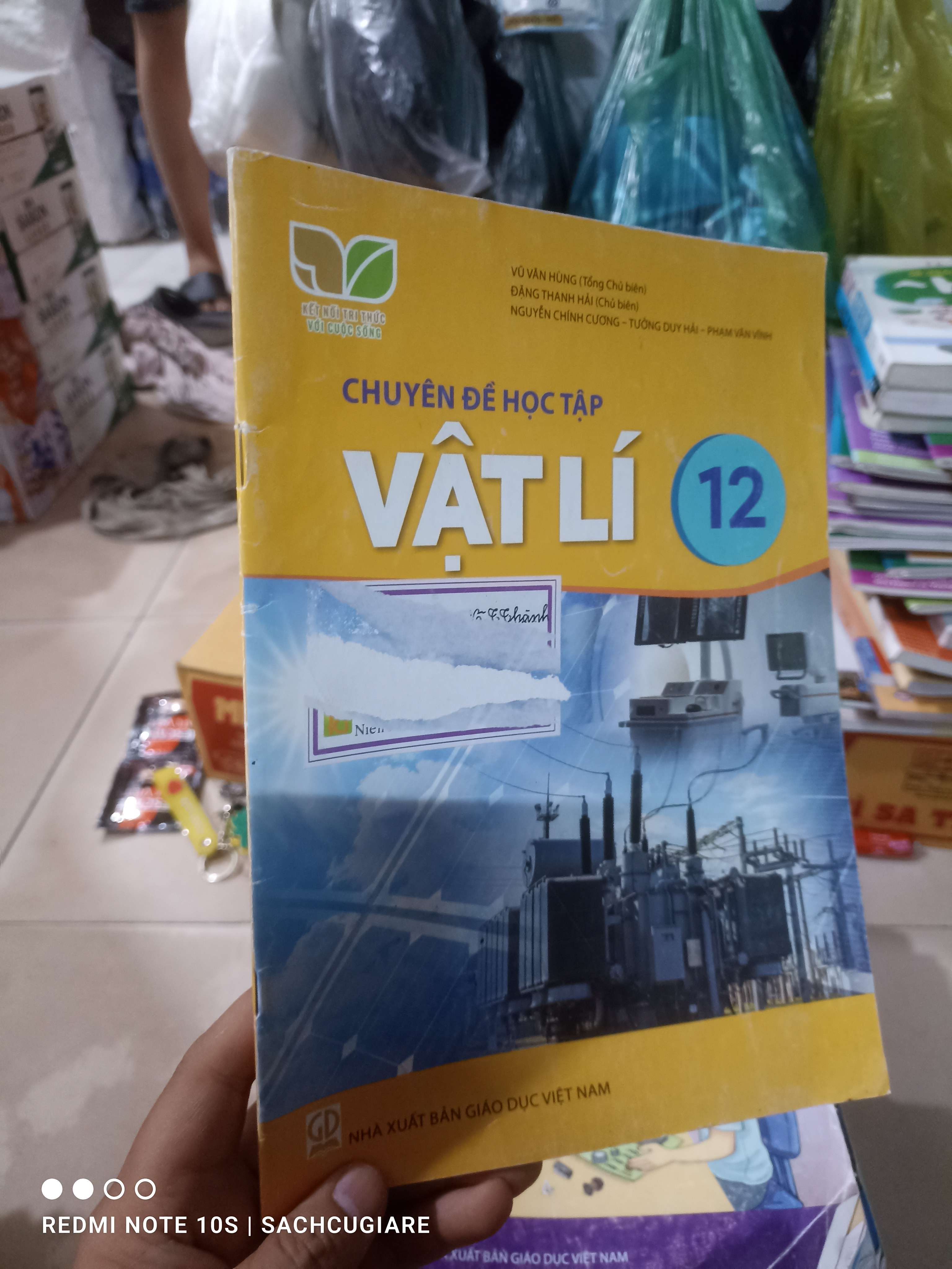 Chuyên đề học tập vật lí lớp 12 (Kết nối tri thức và cuộc sống) Giáo khoa HCM2702