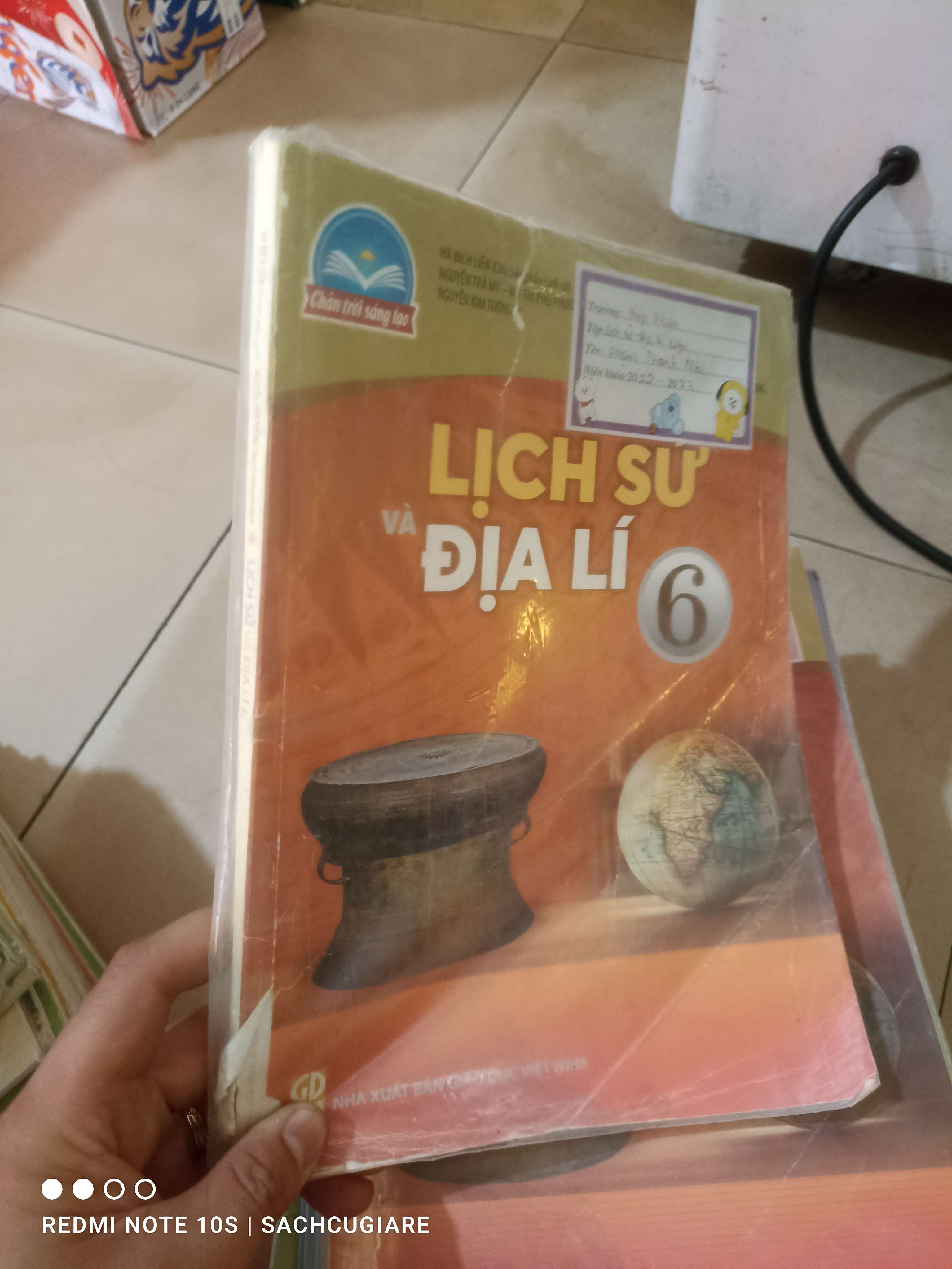 Lịch sử và địa lý lớp 6 (Chân trời sáng tạo) Giáo khoa HCM2702