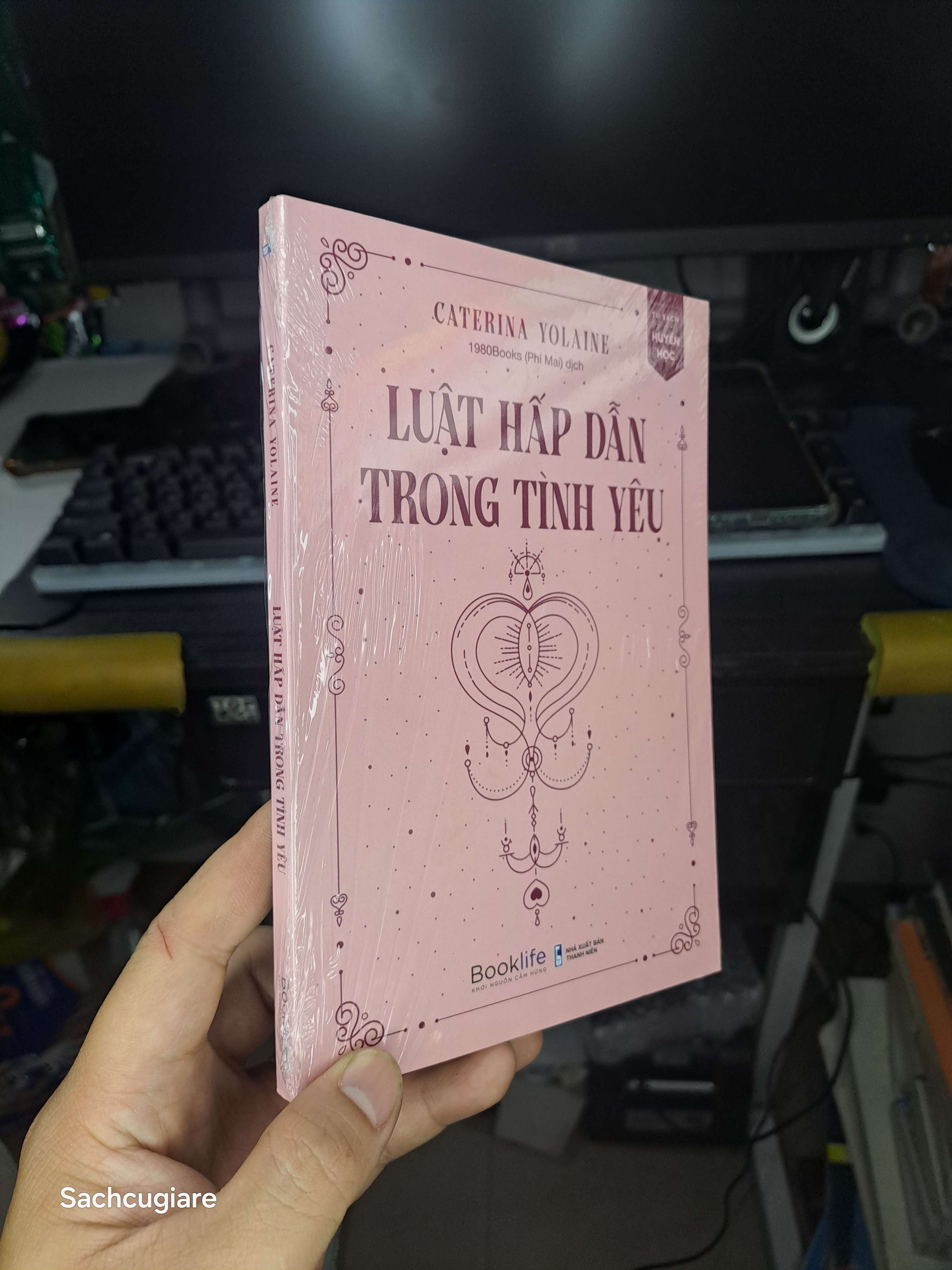 Luật hấp dẫn trong tình yêu - Caterina Yolaine Sách kỹ năng NENA2702 (NSX)