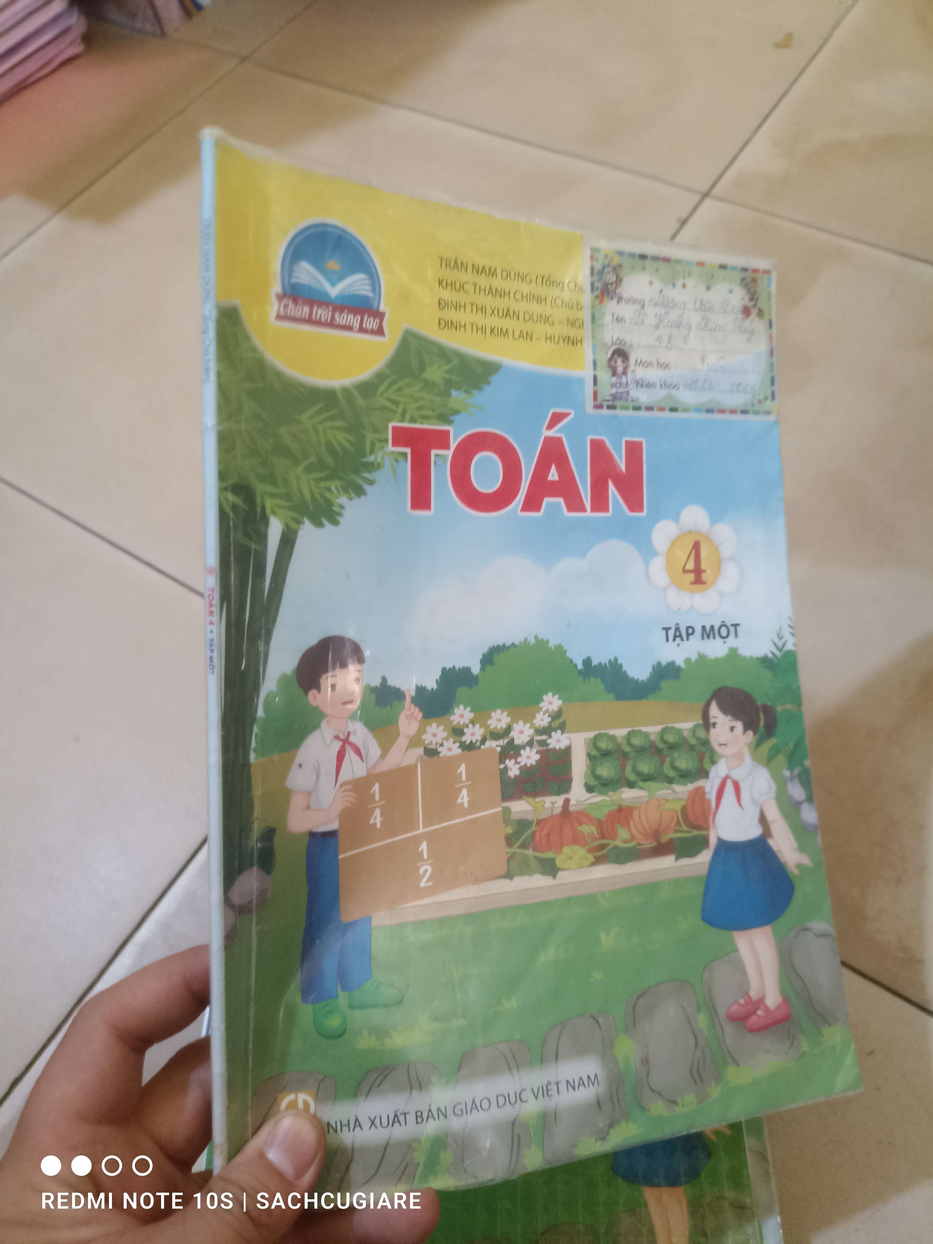 Toán lớp 4 tập một (Chân trời sáng tạo) Giáo khoa HCM2702