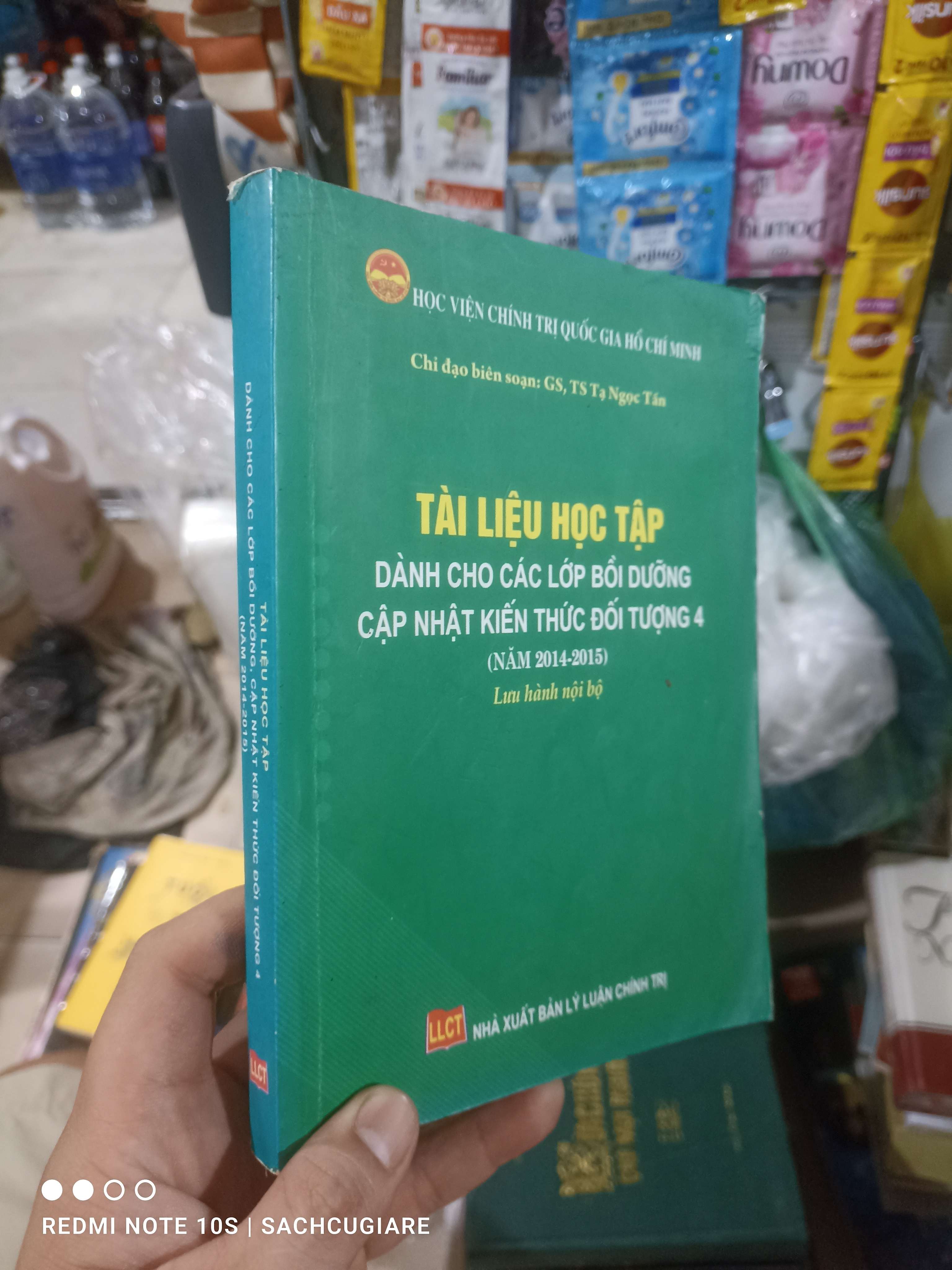 Tài liệu học tập cho các lớp bồi dưỡng cập nhật kiến thức đối tượng 4 - Ngọc Tân 2014 mới 80% ố viết ít Sách chính trị - pháp lý HCM2702 (NSX)