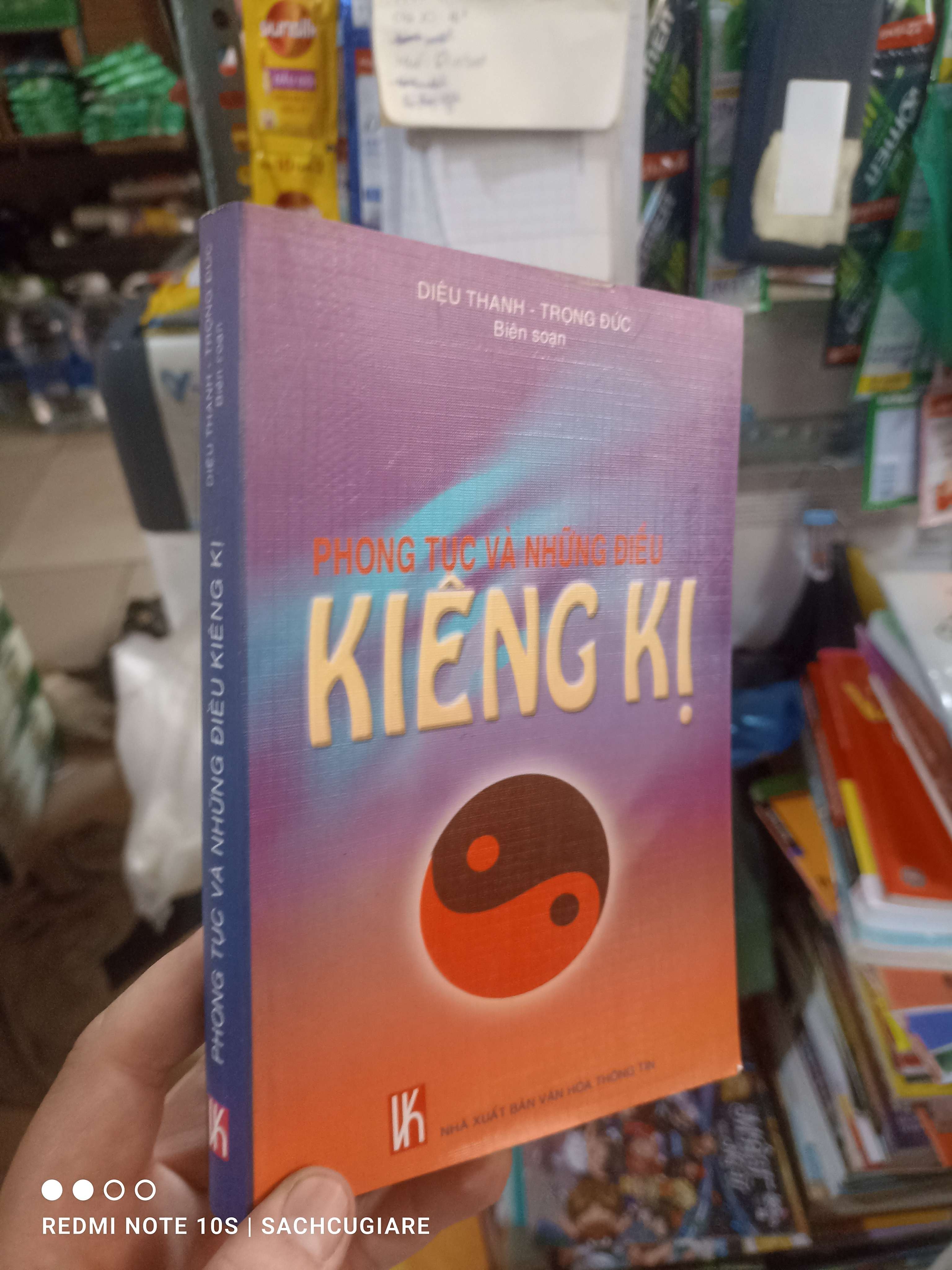 Phong tục và những điều kiêng kị - Diệu Thanh 2005 mới 90% Sách tôn giáo - tâm linh HCM2702 (NSX)