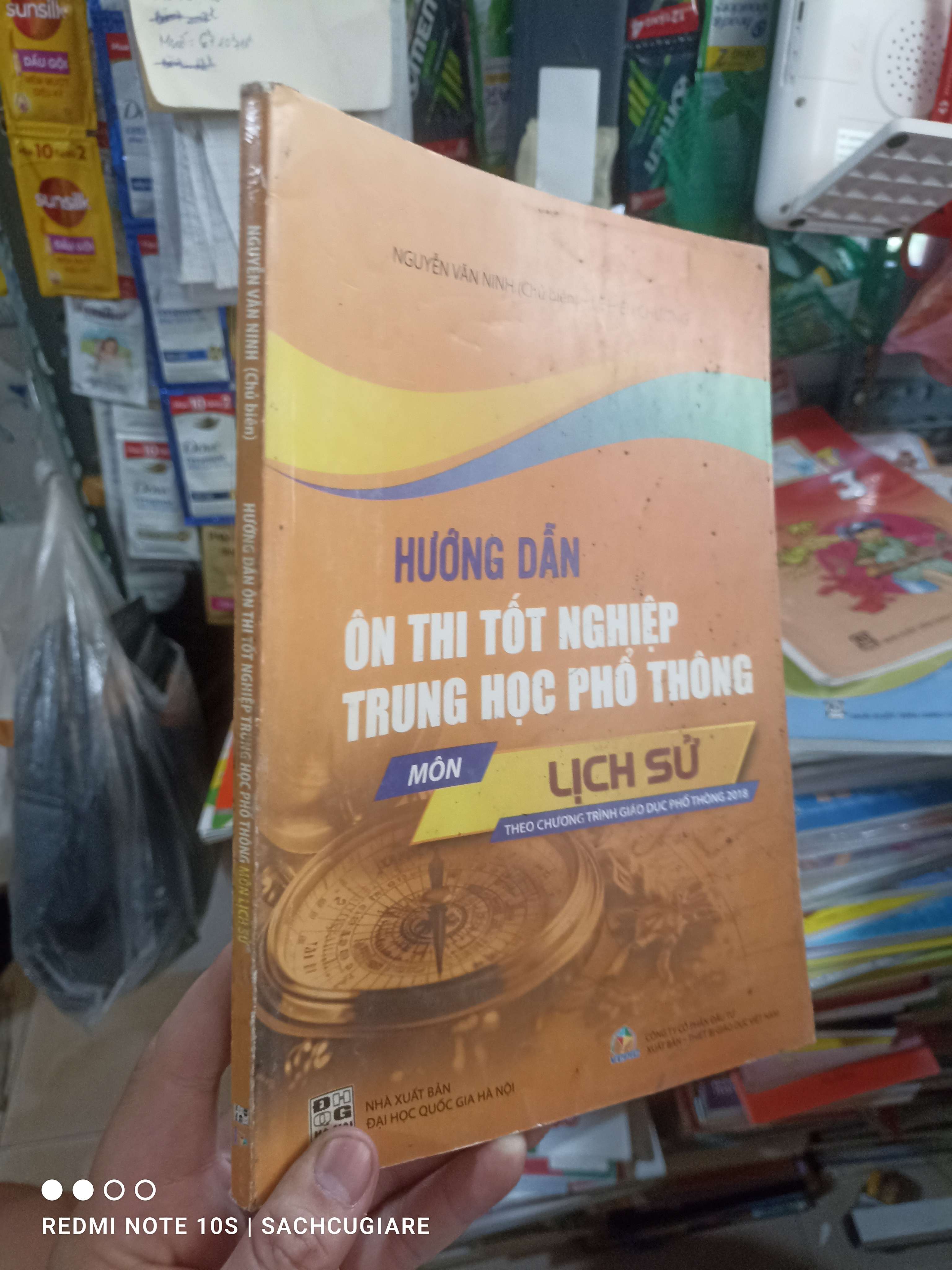 Hướng dẫn ôn thi tốt nghiệp trung học phổ thông môn Lịch Sử - Văn Ninh 2024 mới 80% Giáo khoa HCM2702
