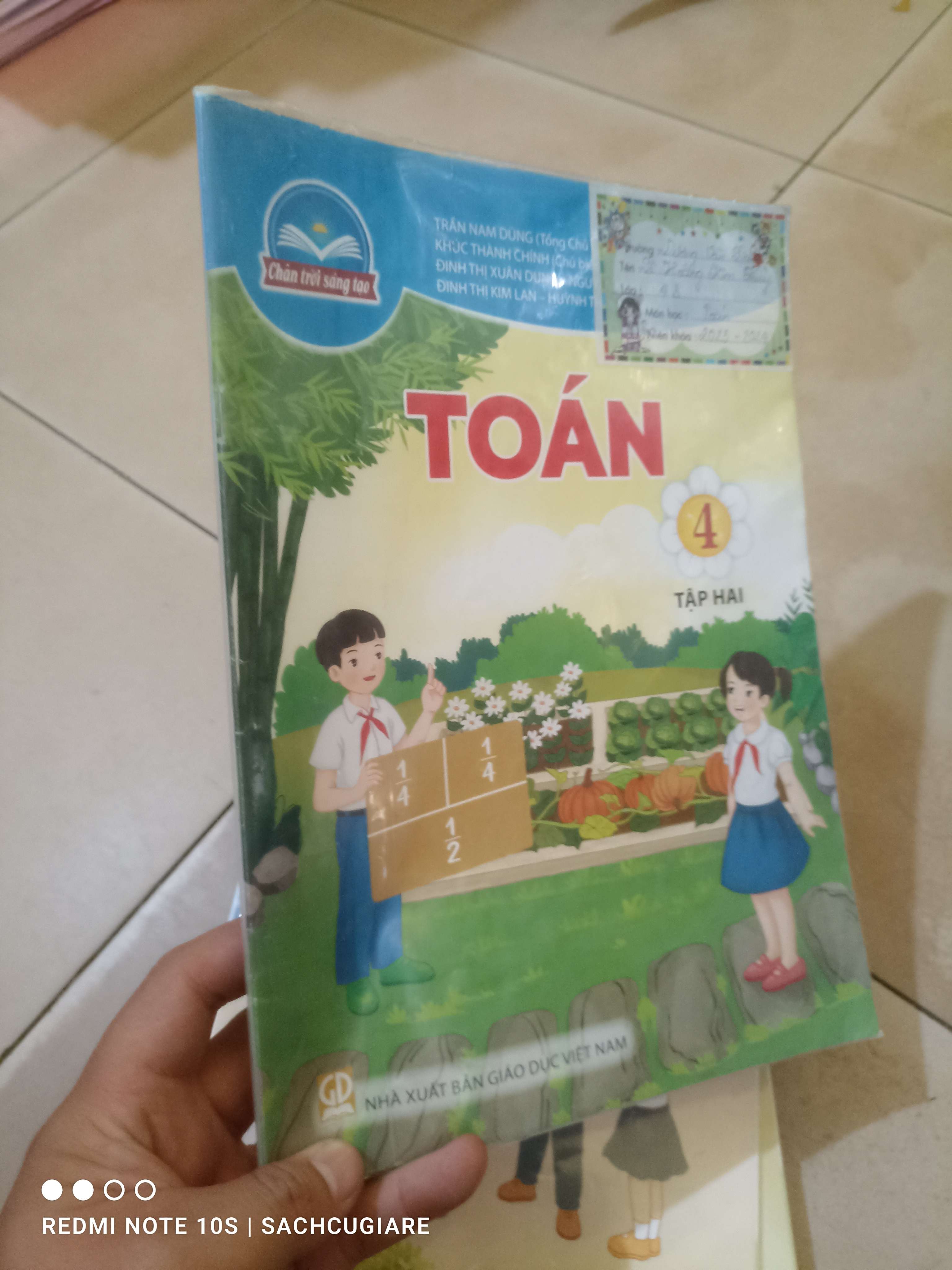 Toán lớp 4 tập 2 (Chân trời sáng tạo) Giáo khoa HCM2702
