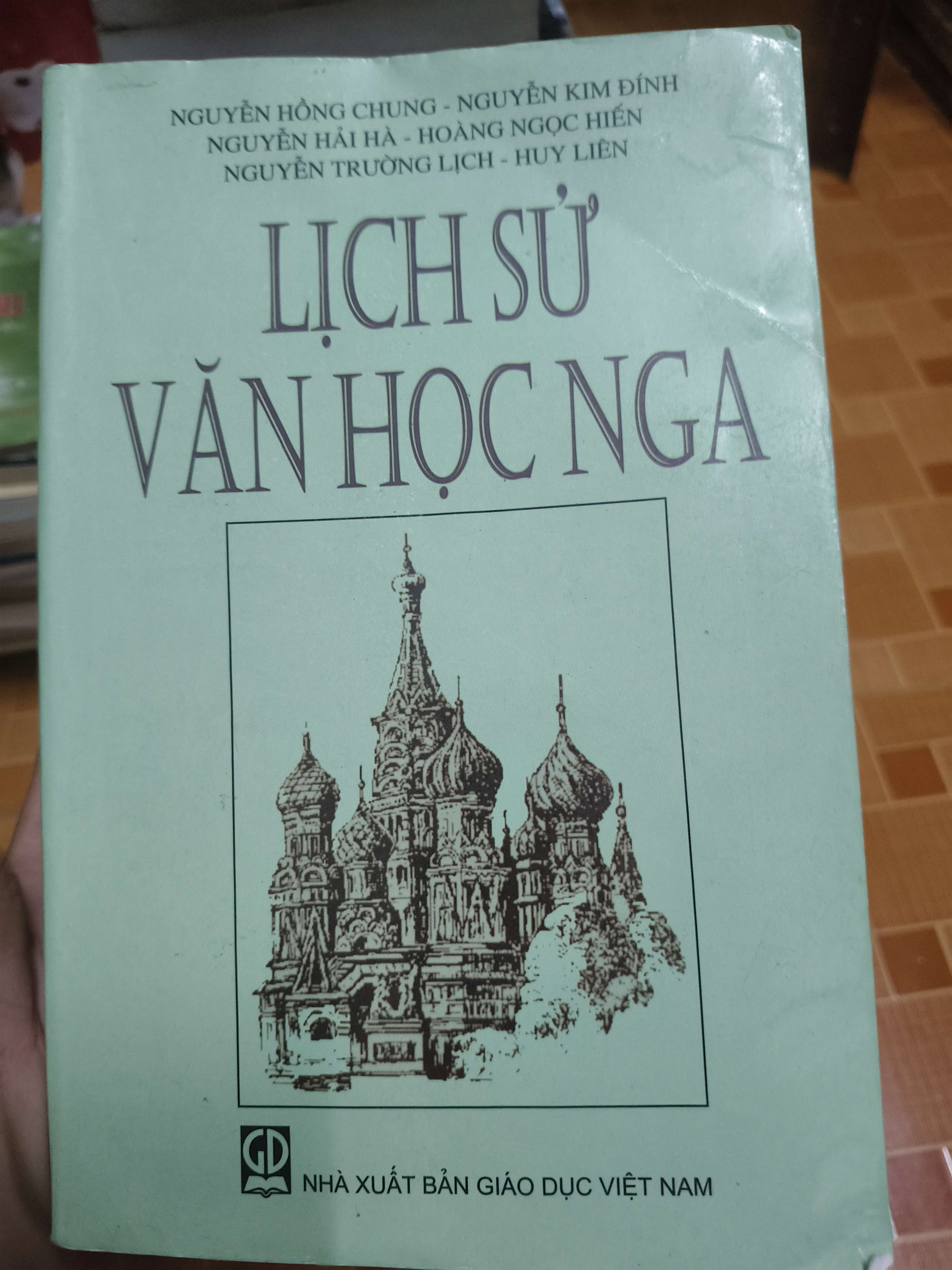 Lịch sử văn học Nga (có gạch highlight vài trang) - 2012 - 818 trang Sách văn học ANTQ2702